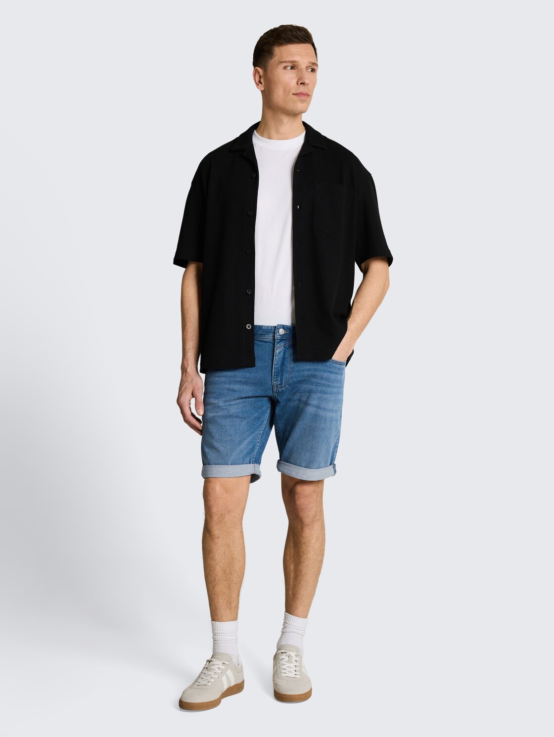 TTPIERS SLIM Jeans Shorts mit Superstretch - mid stone bright blue denim - Model-Vorderansicht