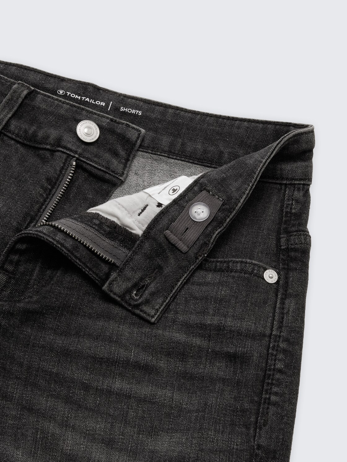 JIM BERMUDA Jeans Shorts mit Stretch - used dark stone grey denim - Detail-Model-Ansicht