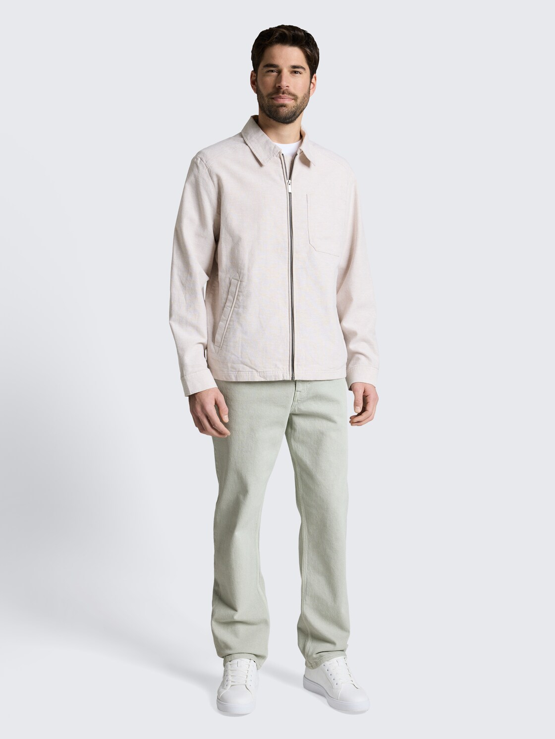 TTMORRIS RELAXED Jeans - soft greyish green - Model-Vorderansicht