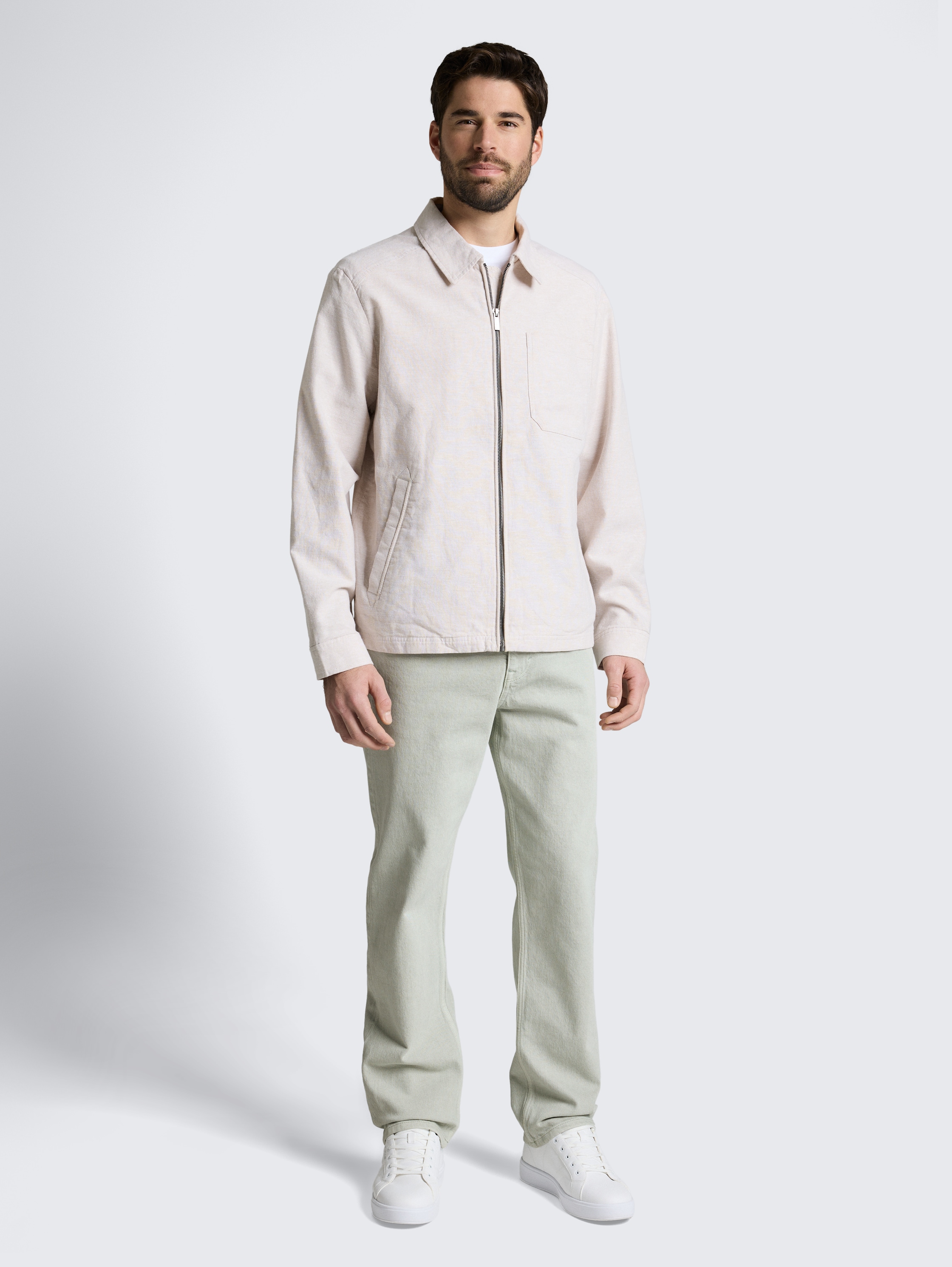 TTMORRIS RELAXED Jeans - soft greyish green - Model-Vorderansicht