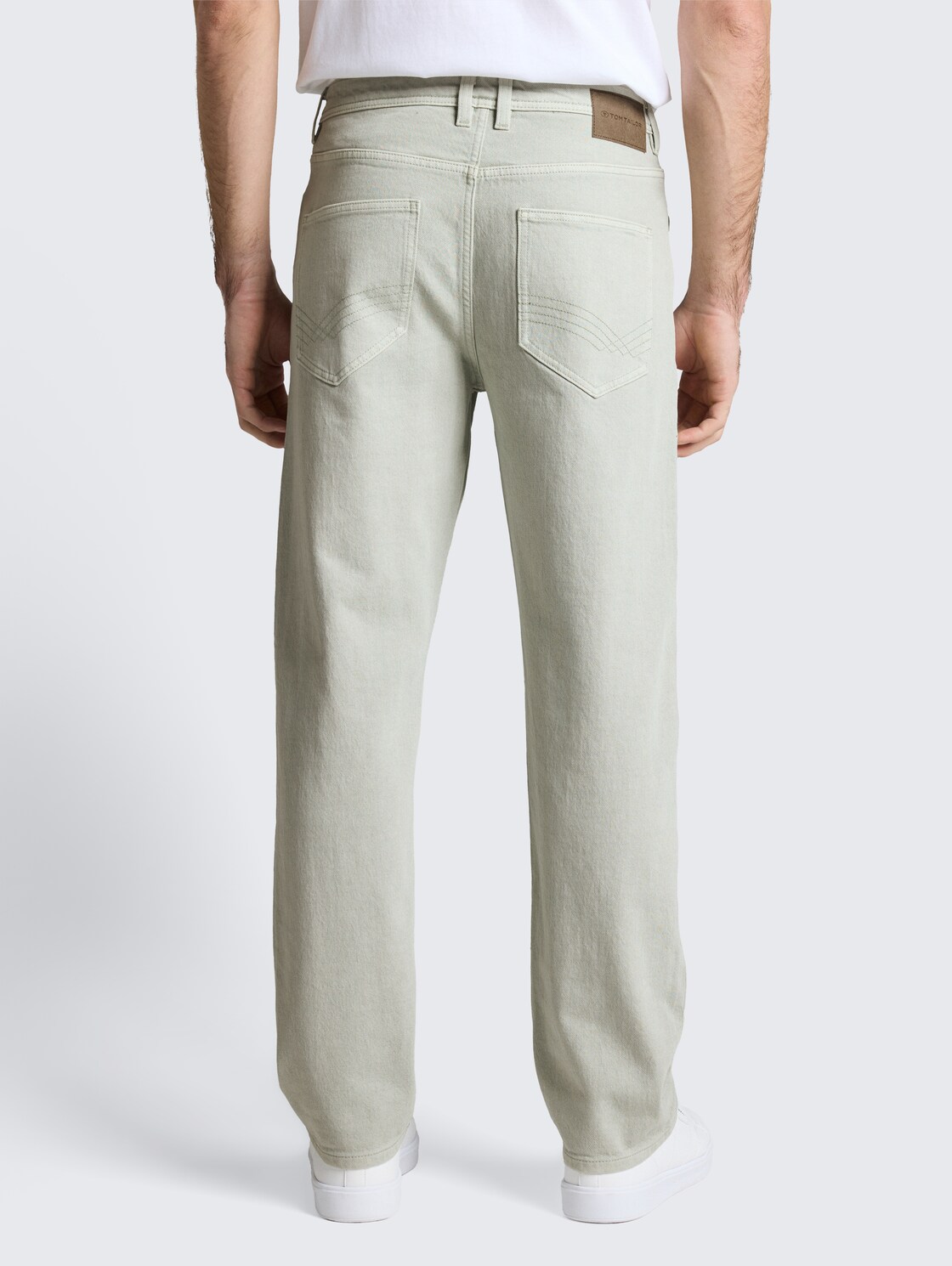 TTMORRIS RELAXED Jeans - soft greyish green - Auschnitt Model-Rückansicht