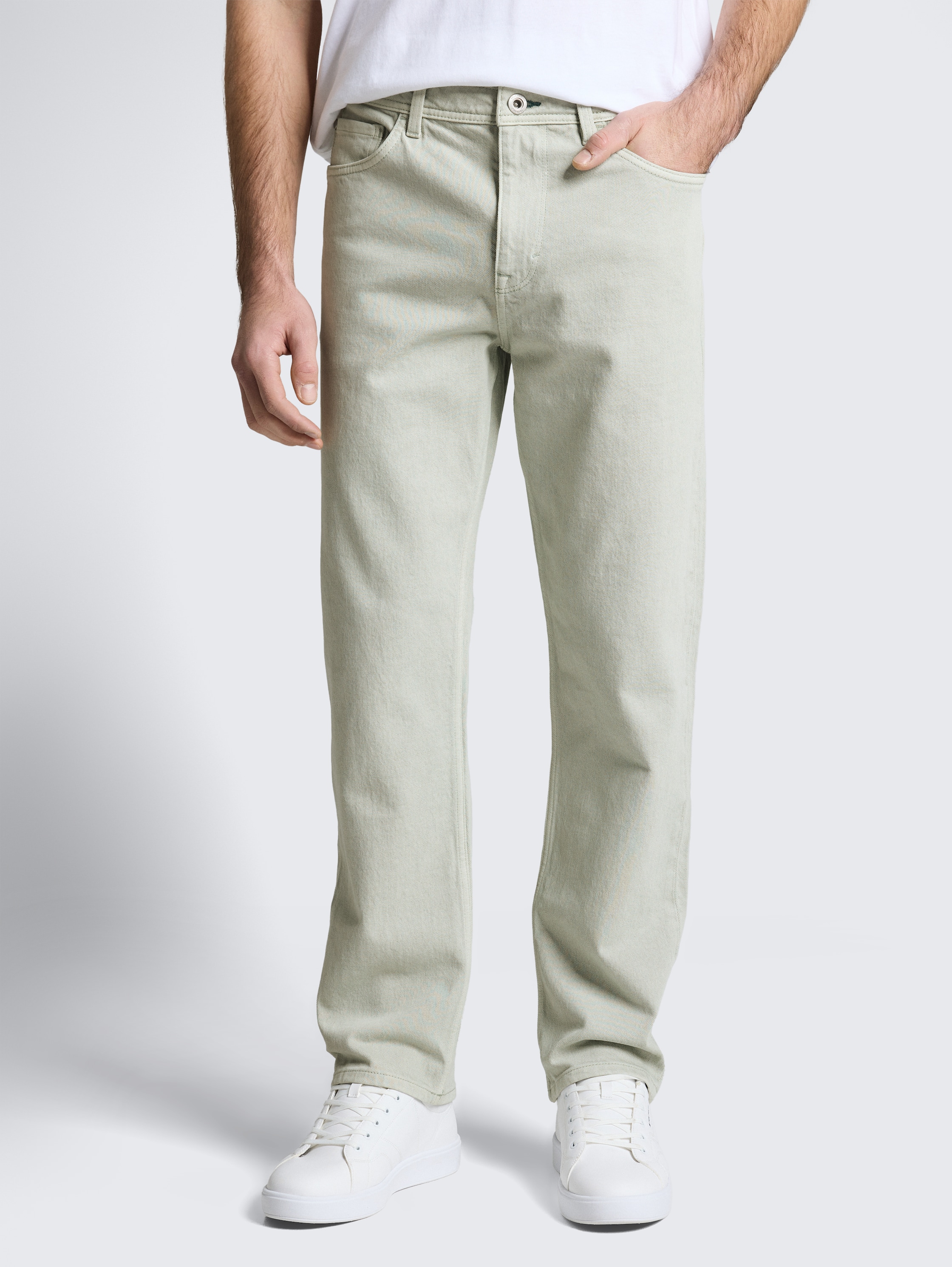 TTMORRIS RELAXED Jeans - soft greyish green - Ausschnitt Model-Vorderansicht