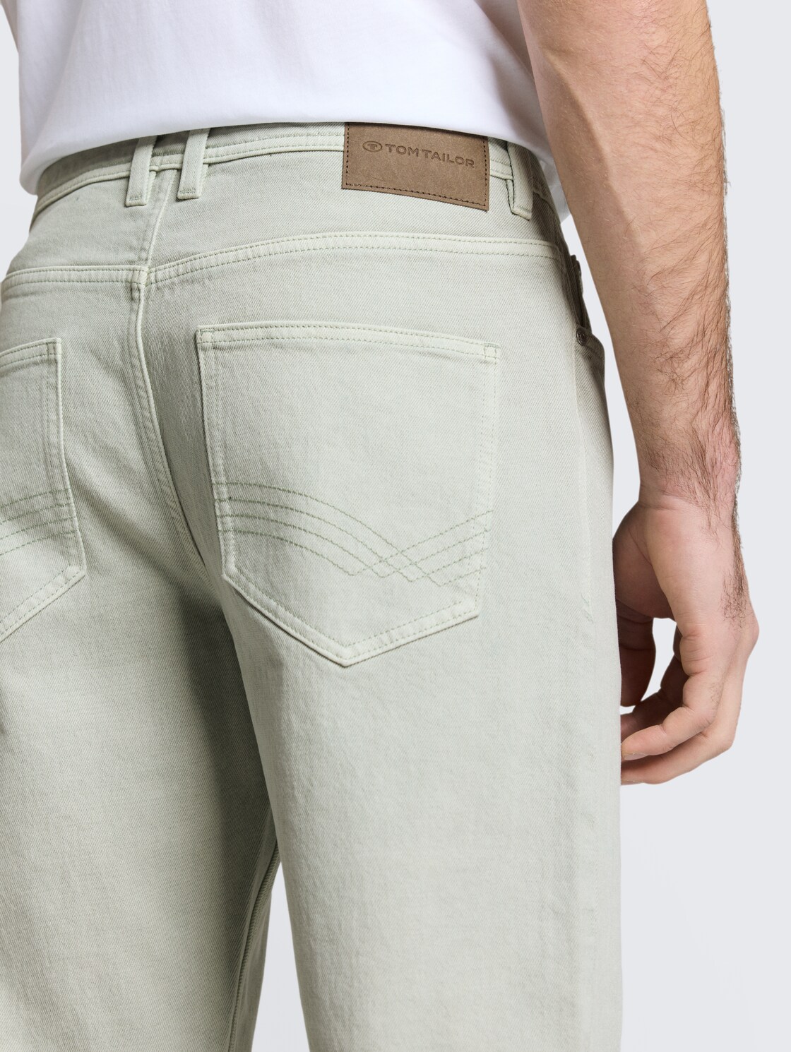 TTMORRIS RELAXED Jeans - soft greyish green - Detail-Model-Ansicht