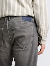 TTJOSH REGULAR SLIM Jeans Shorts - grey denim - Detail-Model-Ansicht