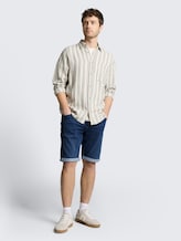 TTJOSH REGULAR SLIM Jeans Shorts mit Superstretch - Used Mid Stone Blue Denim - Model-Vorderansicht