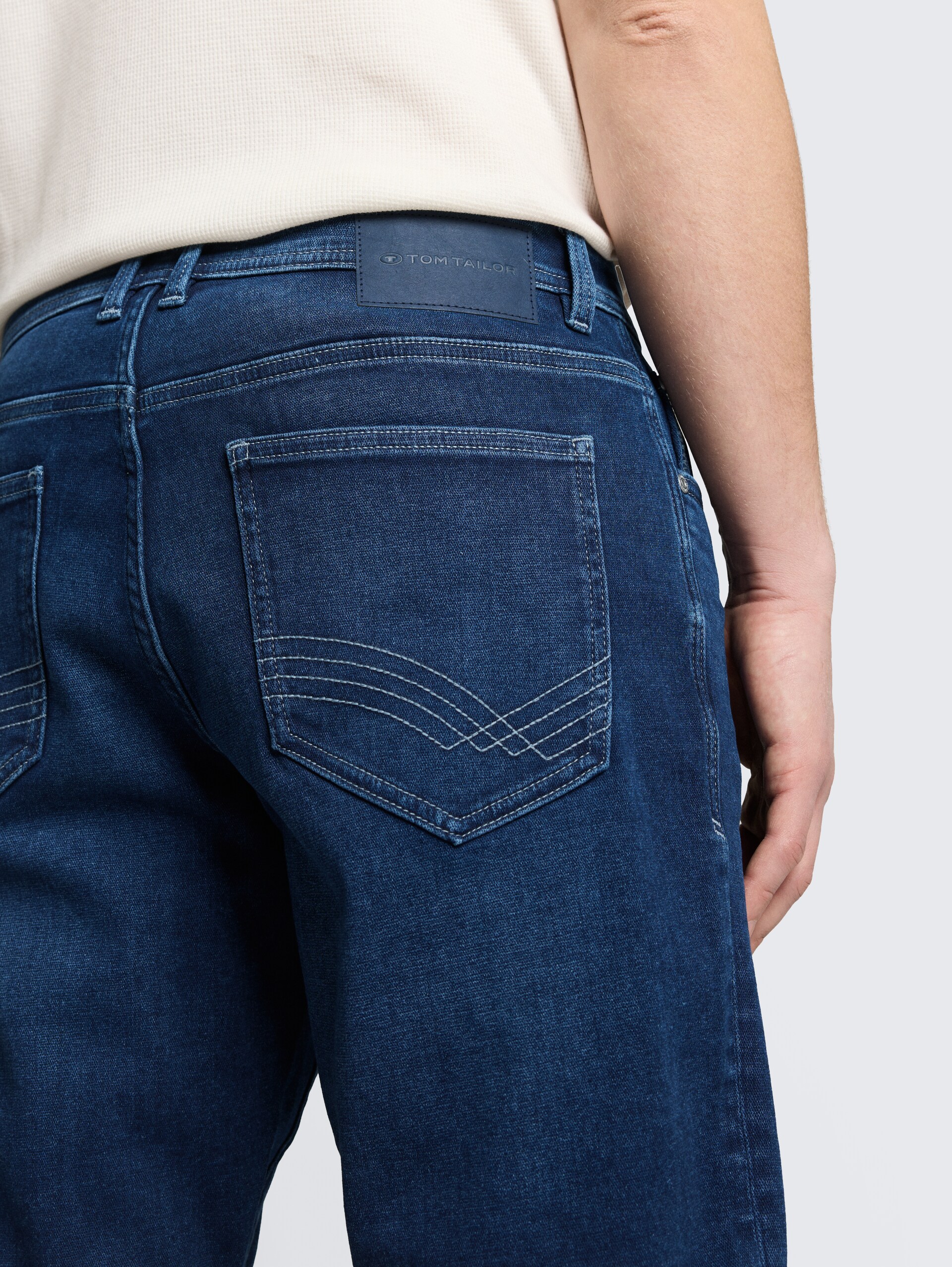 TTJOSH REGULAR SLIM Jeans Shorts mit Superstretch - Used Mid Stone Blue Denim - Detail-Model-Ansicht