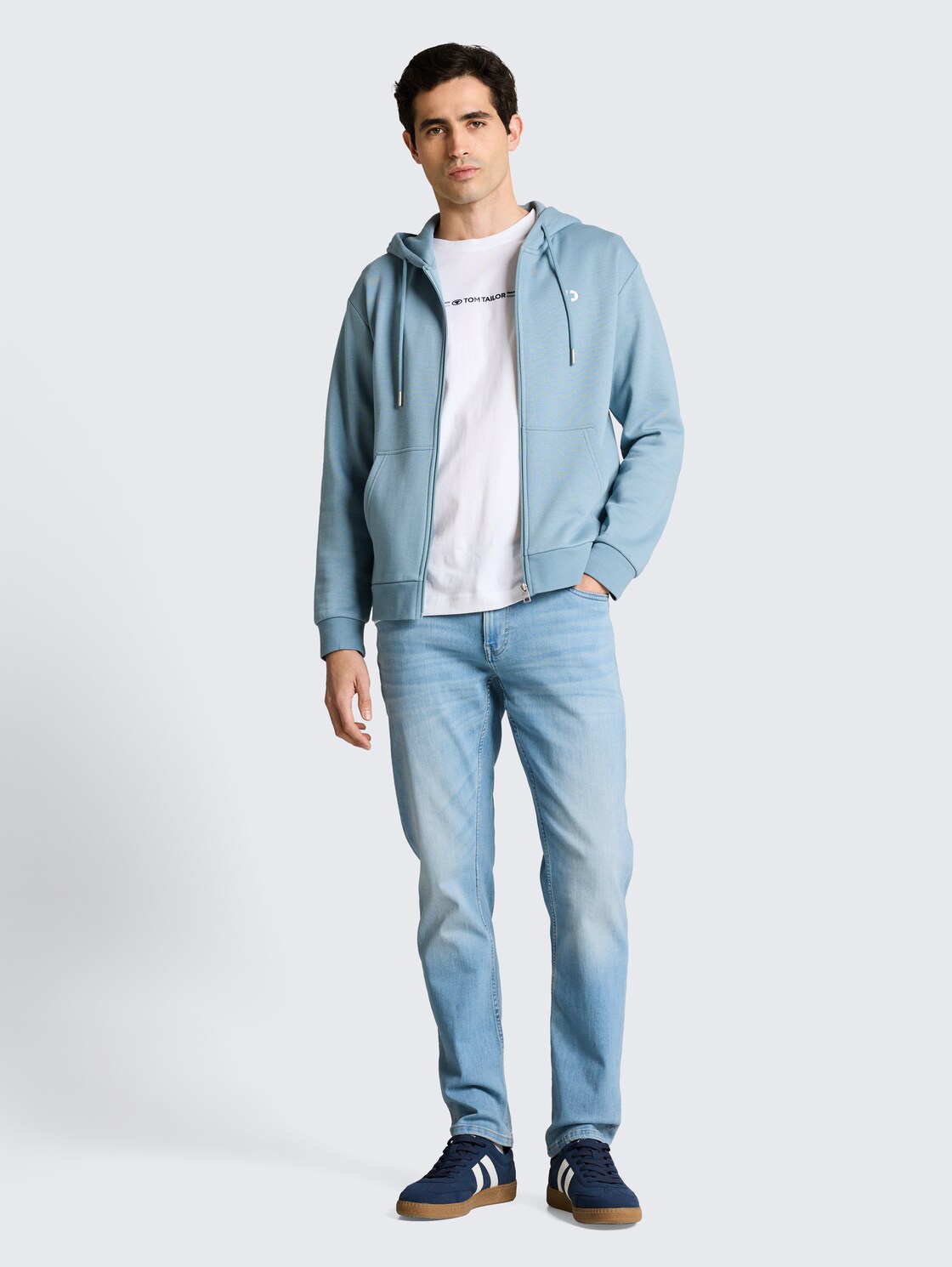 TTCURT TAPERED Jeans mit Superstretch - Light Stone Blue Denim - Model-Vorderansicht