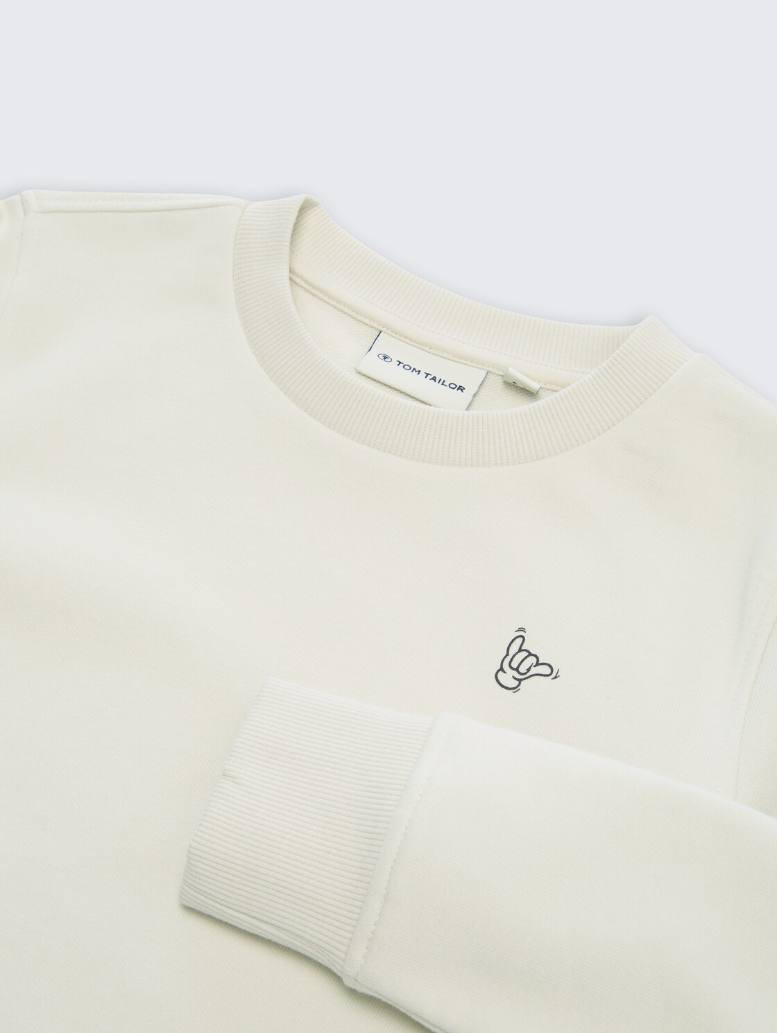 Basic Sweatshirt mit Print - greyish white - Detail-Model-Ansicht