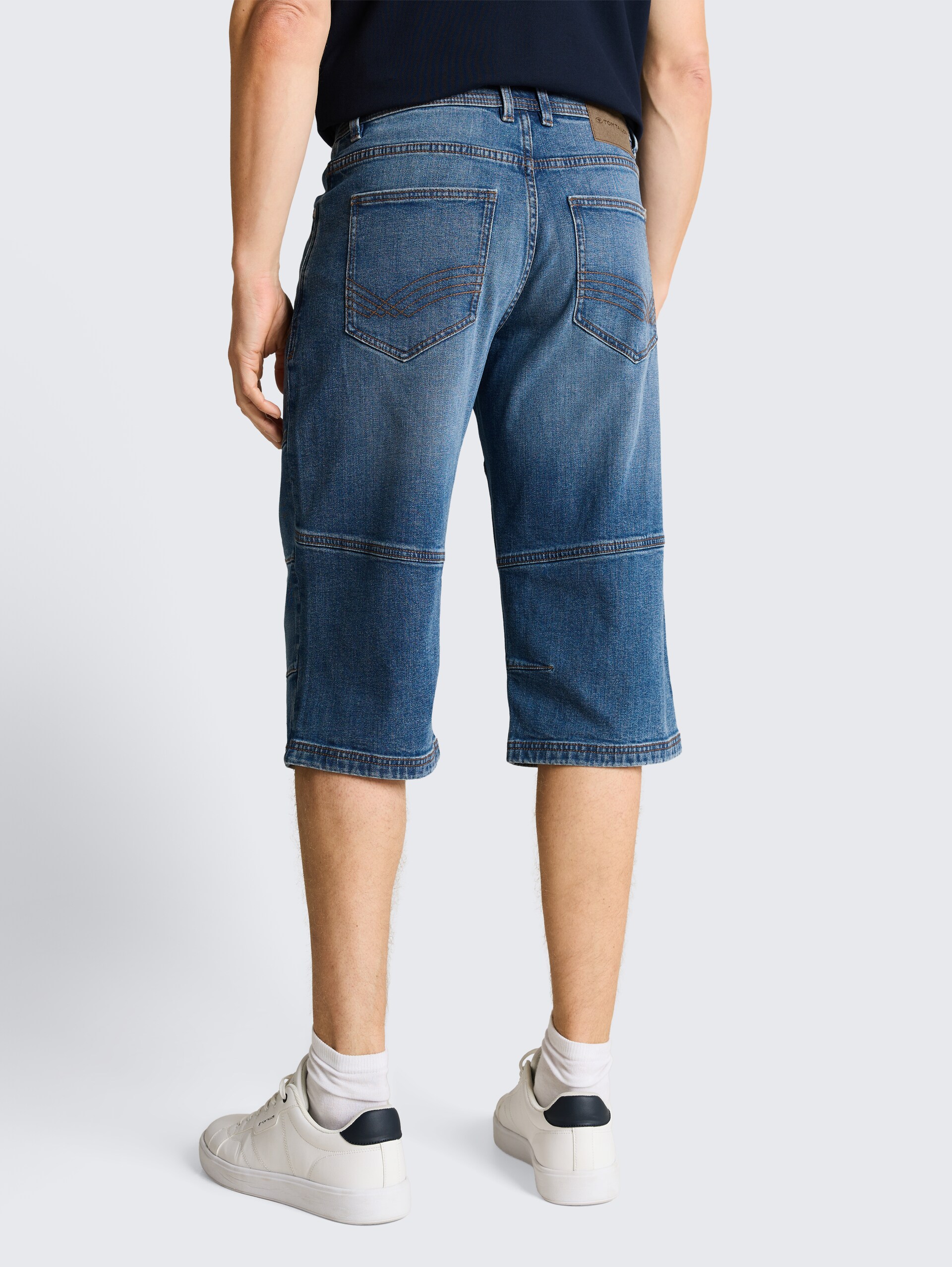 TTMORRIS RELAXED Short en jean au-dessus du genou avec stretch - mid stone bright blue denim - Découpe Vue arrière du modèle