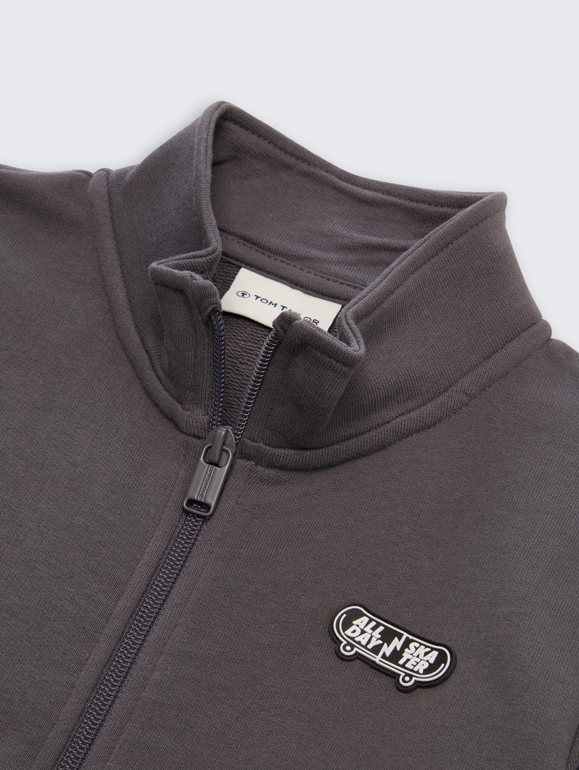 College Sweatjacke mit Stehkragen - dark urban grey - Detail-Model-Ansicht