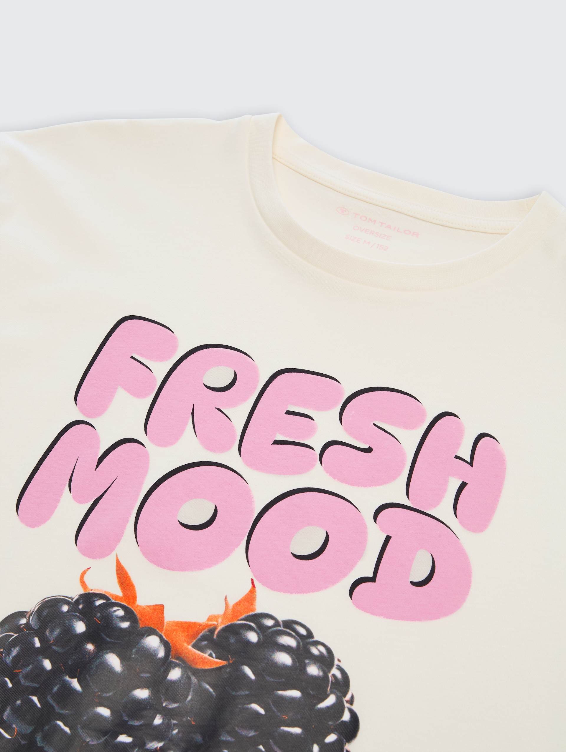 Oversize T-Shirt mit Print - Wool White - Detail-Model-Ansicht
