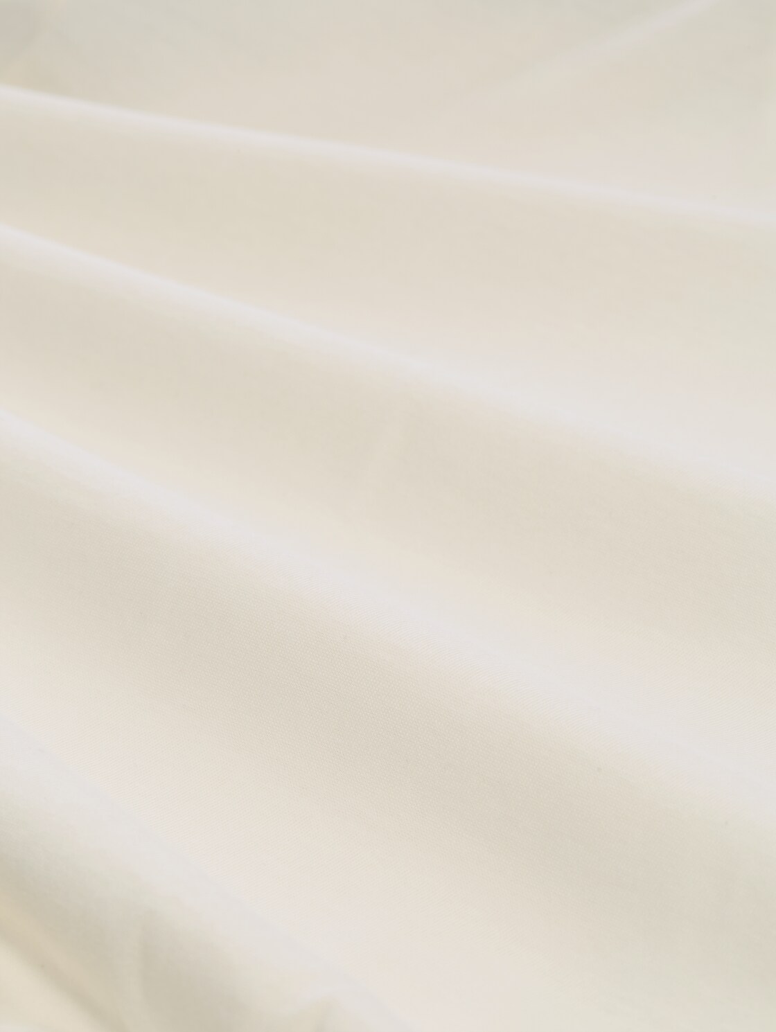 T-Shirt mit Stickerei - Wool White - Detail-Model-Ansicht