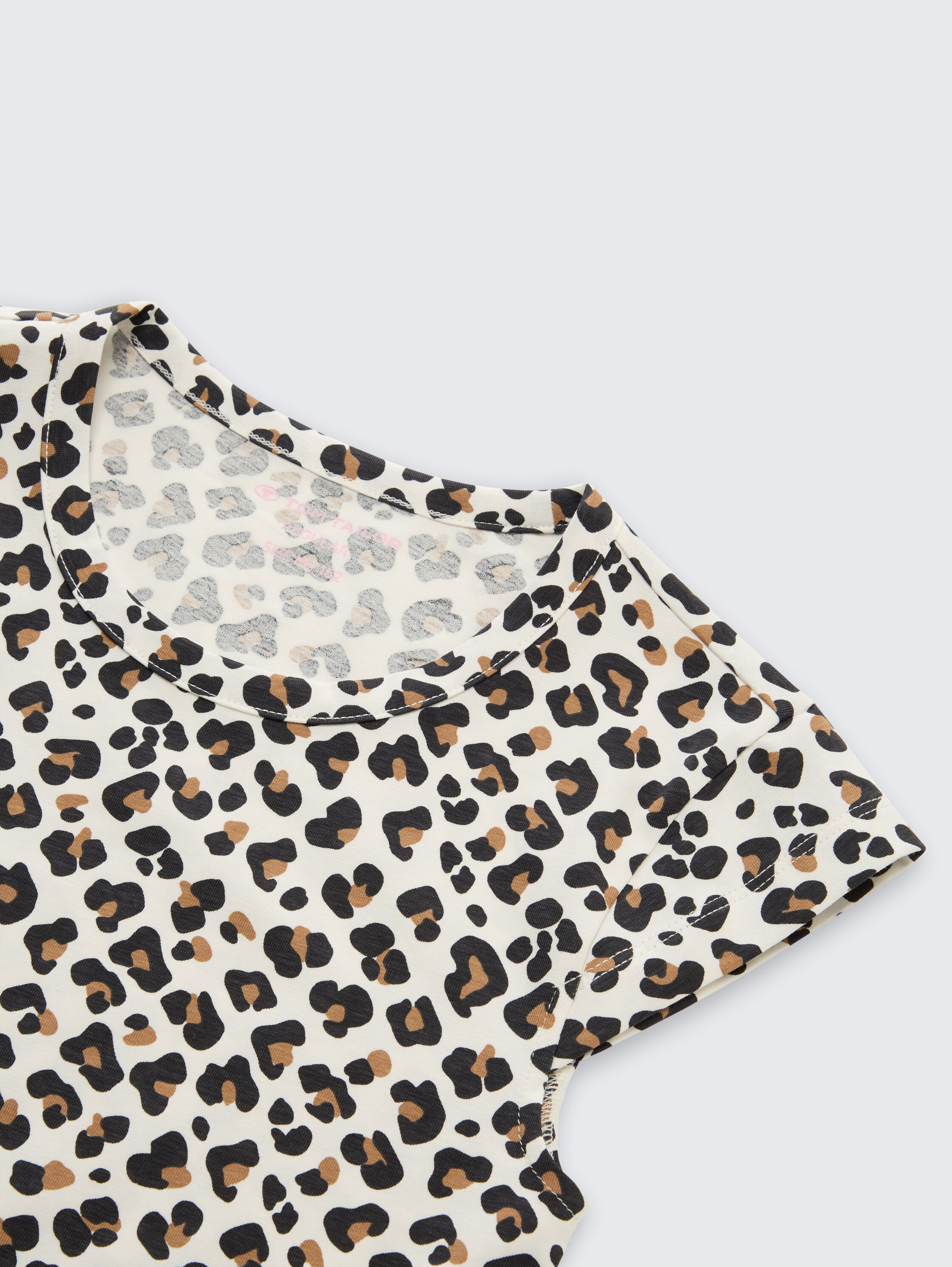 Sweat-shirt oversize avec imprimé léopard - white beige leo print - Vue détaillée du modèle