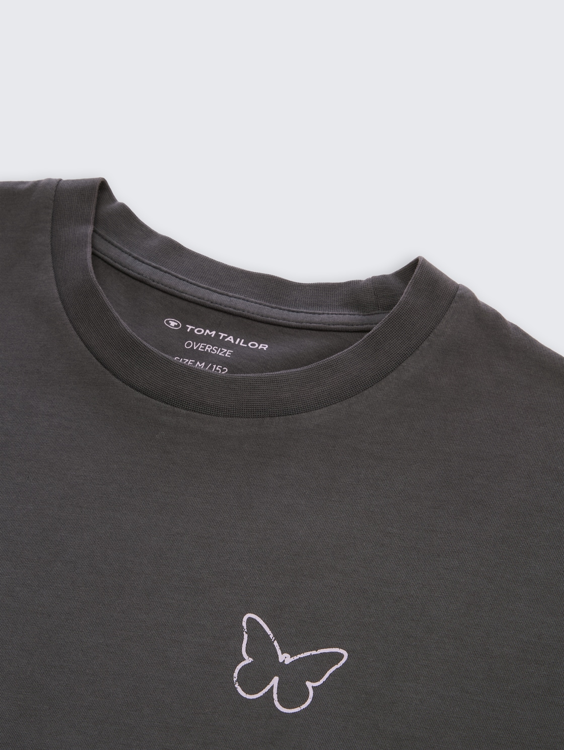 Oversize T-Shirt mit Rückenprint - coal grey - Detail-Model-Ansicht
