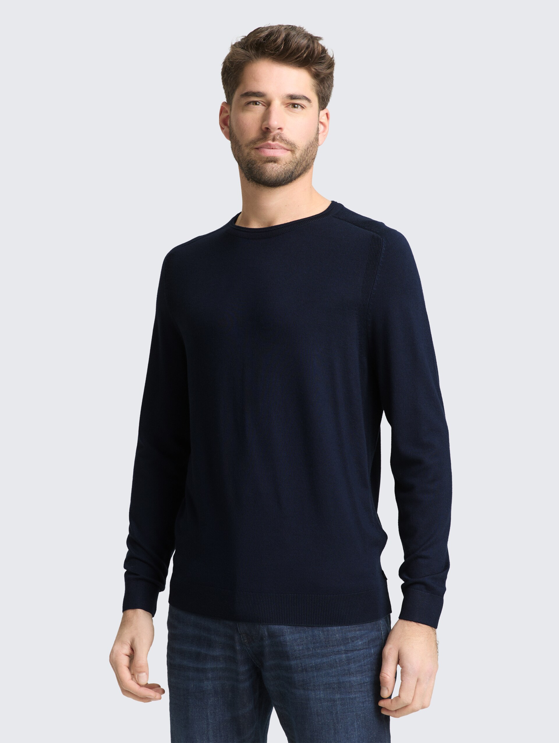 Basic Strickpullover mit Rundhalsausschnitt - sky captain blue - Ausschnitt Model-Vorderansicht