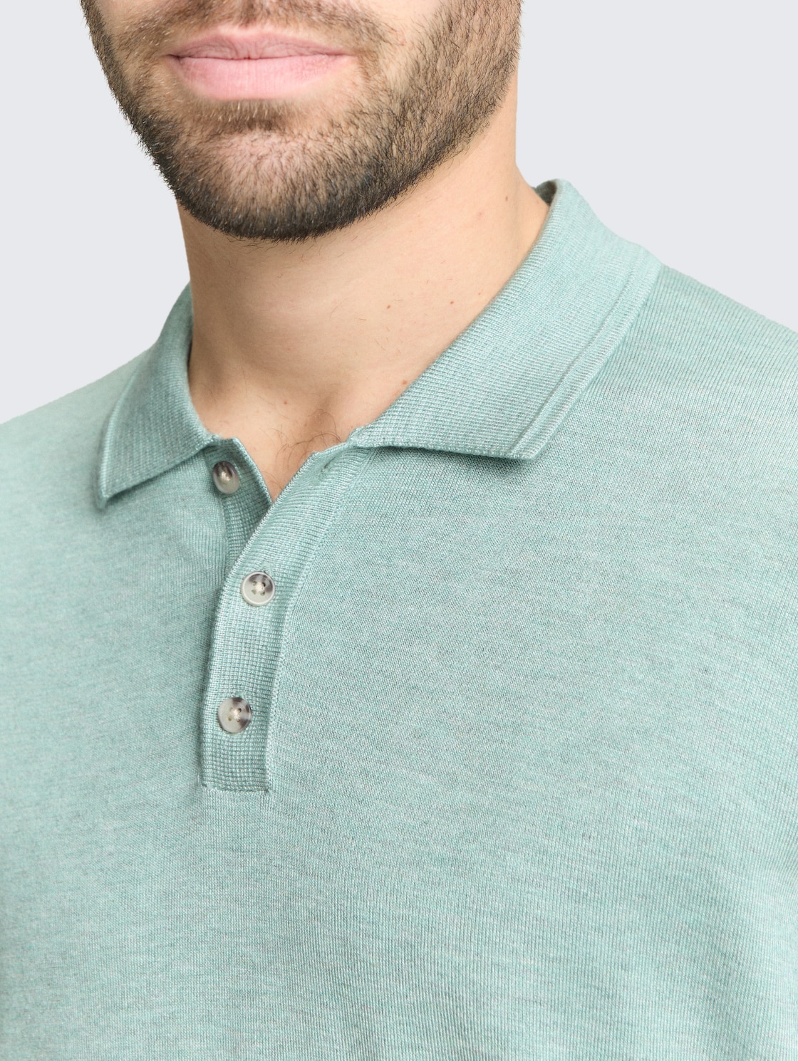 Knitted jumper with polo collar - soft greyish green melange - Detail model view