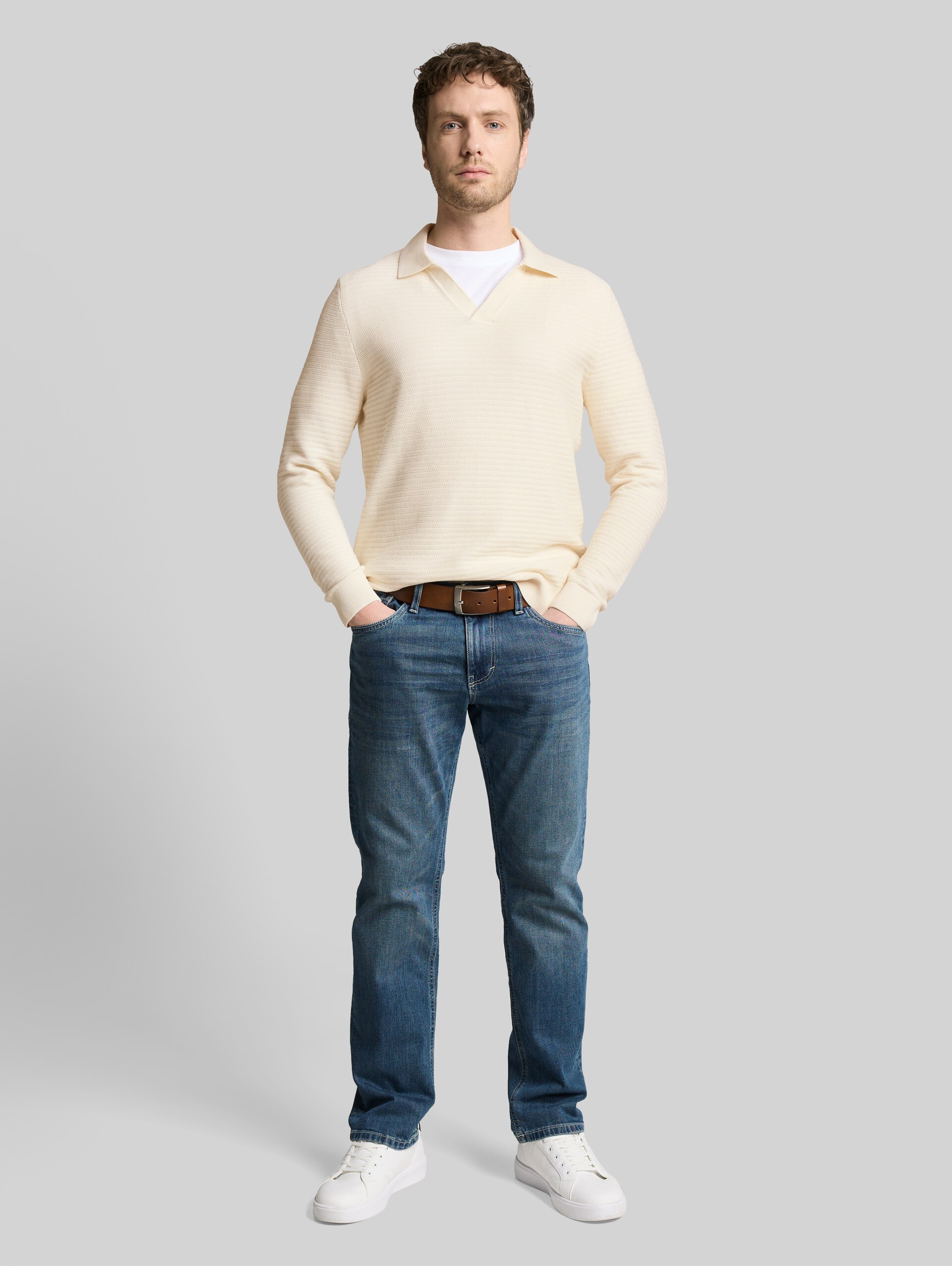 Knitted sweater with a polo collar - Gardenia White - Model front view