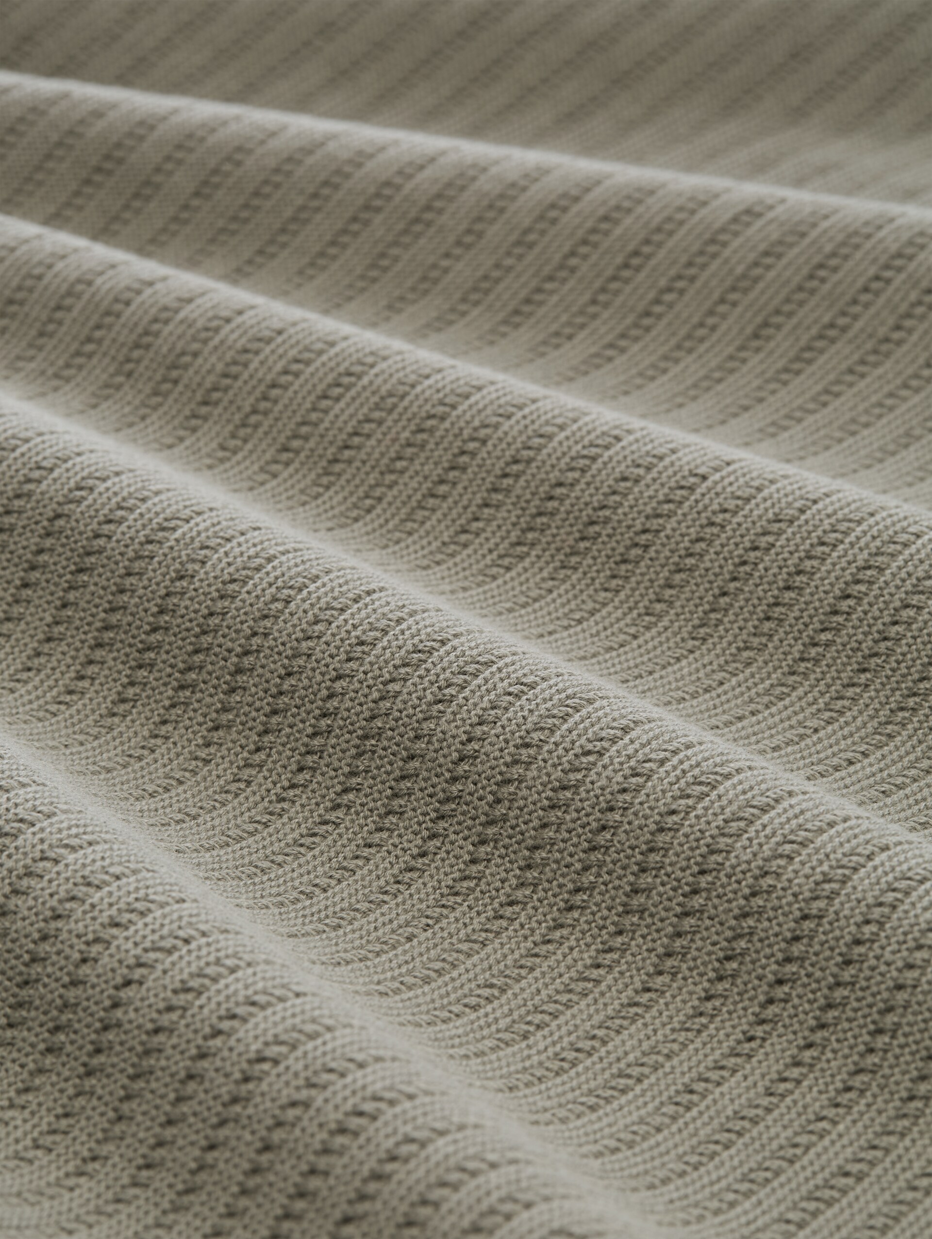 Knitted sweater with a polo collar - Greyish Shadow Olive - Material view