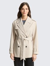 Trenchcoat aus wasserabweisendem Material - sand stone beige - Model-Vorderansicht