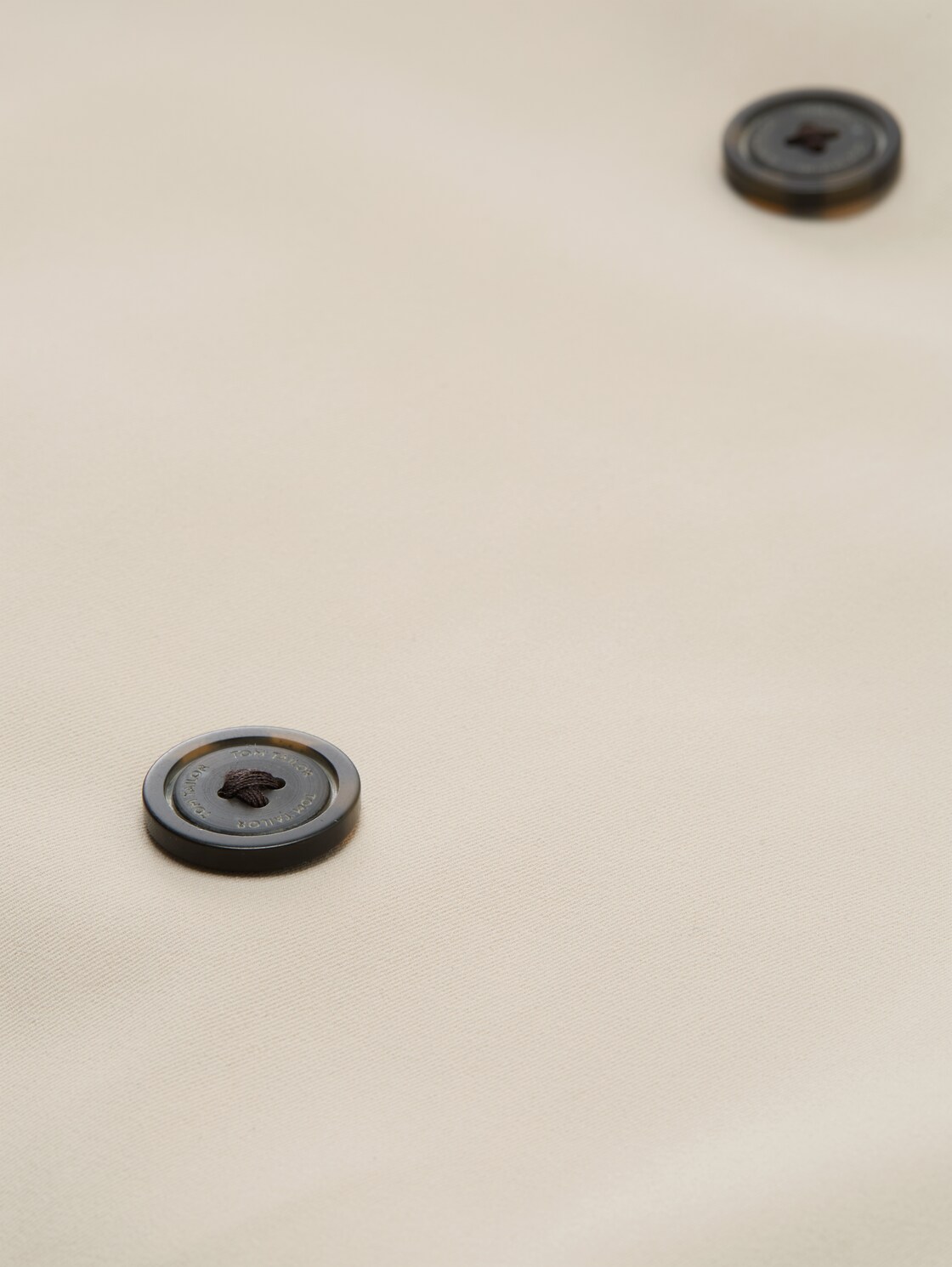 Trenchcoat aus wasserabweisendem Material - sand stone beige - Produkt-Detail-Ansicht