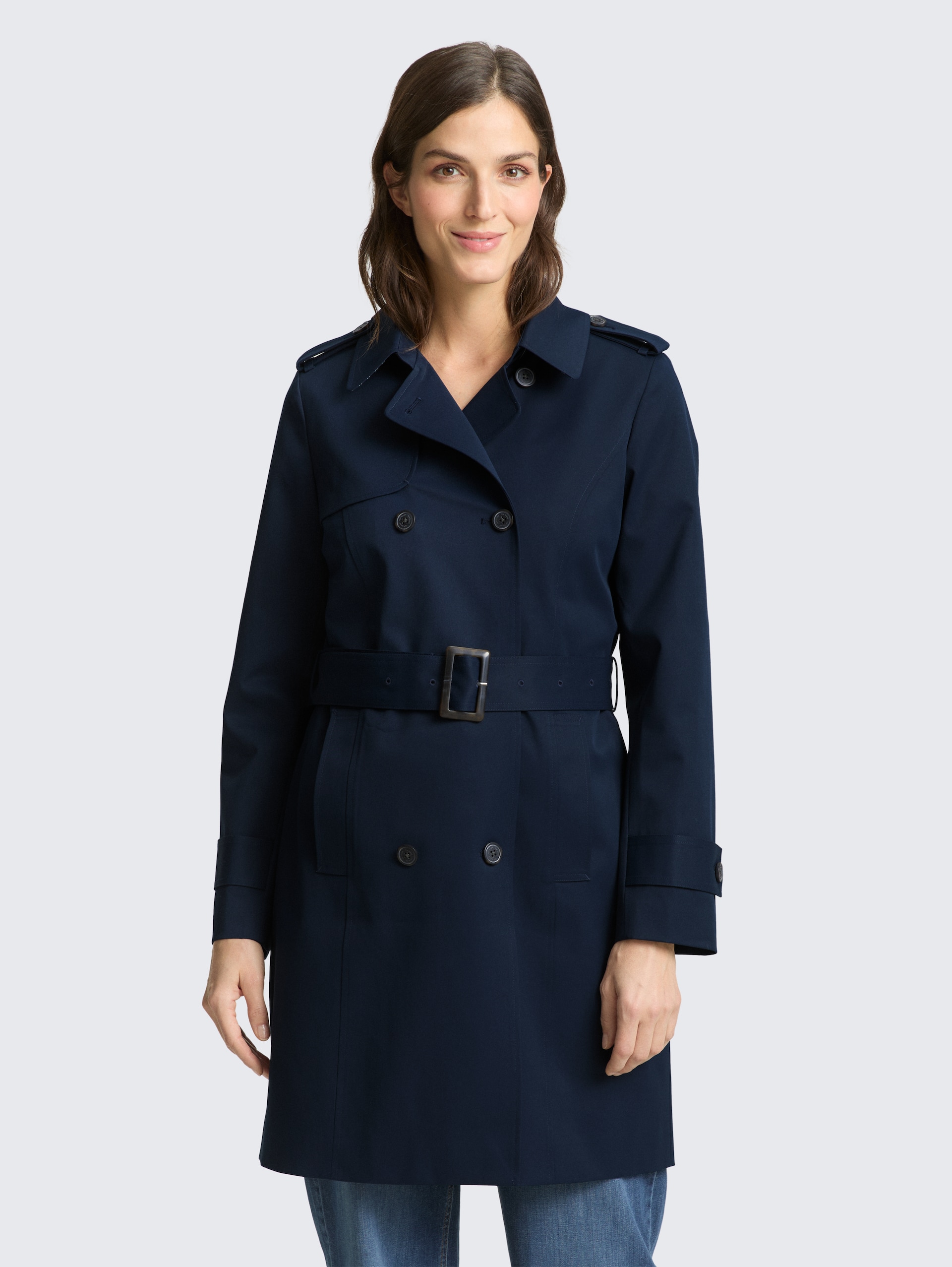 Trenchcoat aus wasserabweisendem Material - sky captain blue - Model-Vorderansicht