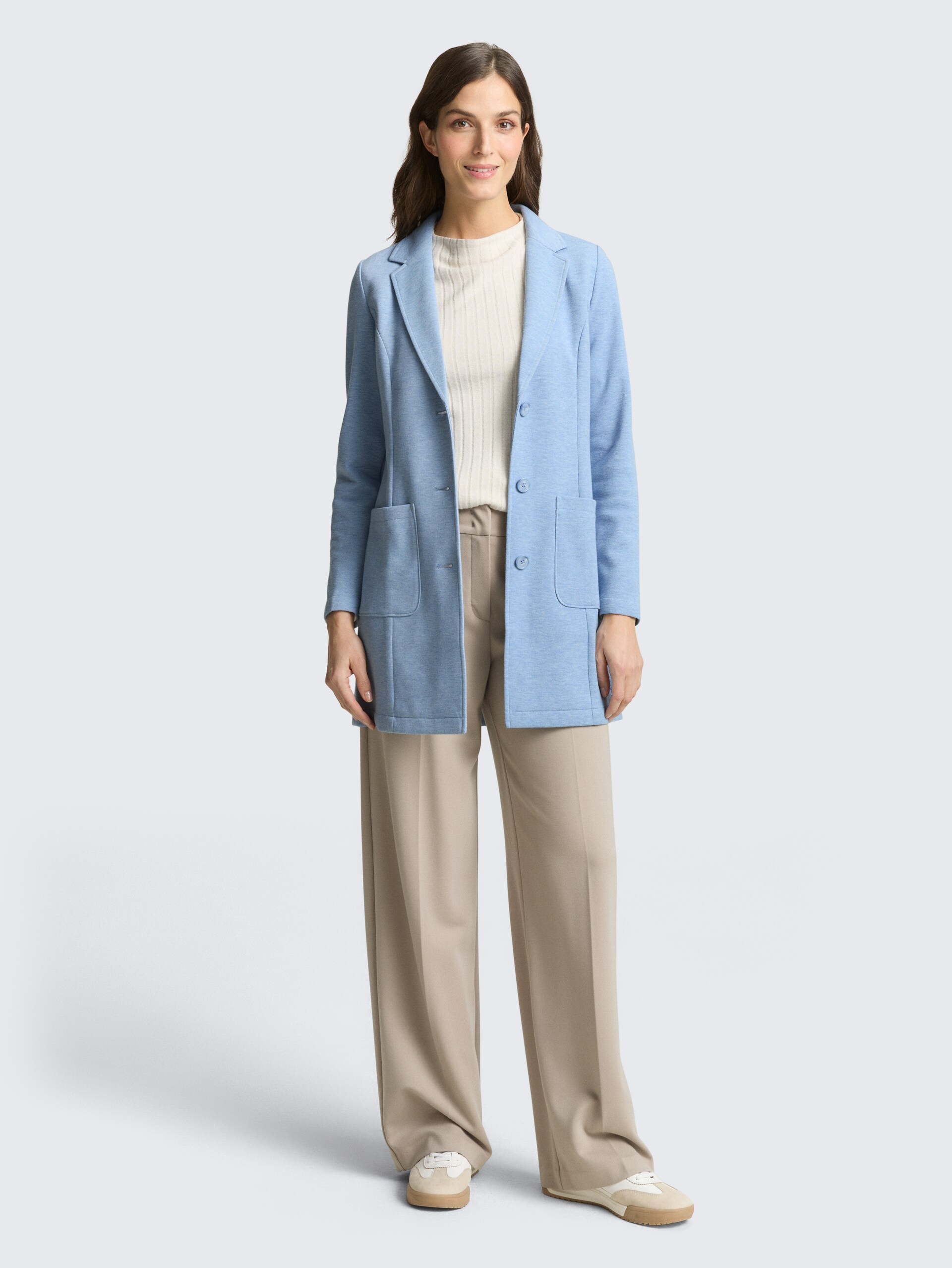 Slim Fit Mantel mit aufgesetzten Taschen - fjord blue melange pique - seitliche Model-Ansicht