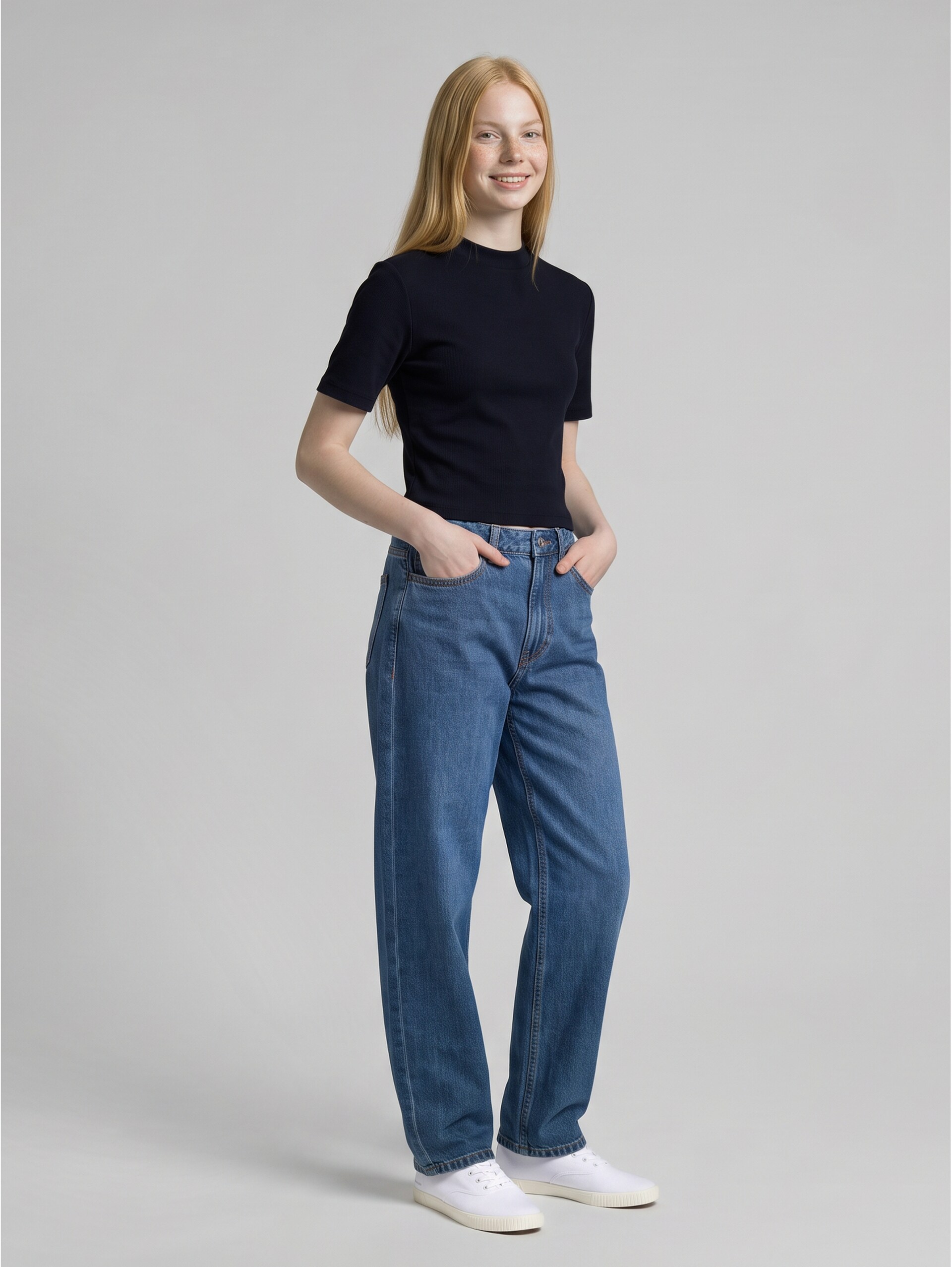 Jeans met relaxte pasvorm - Used Mid Stone Blue Denim - Model vooraanzicht