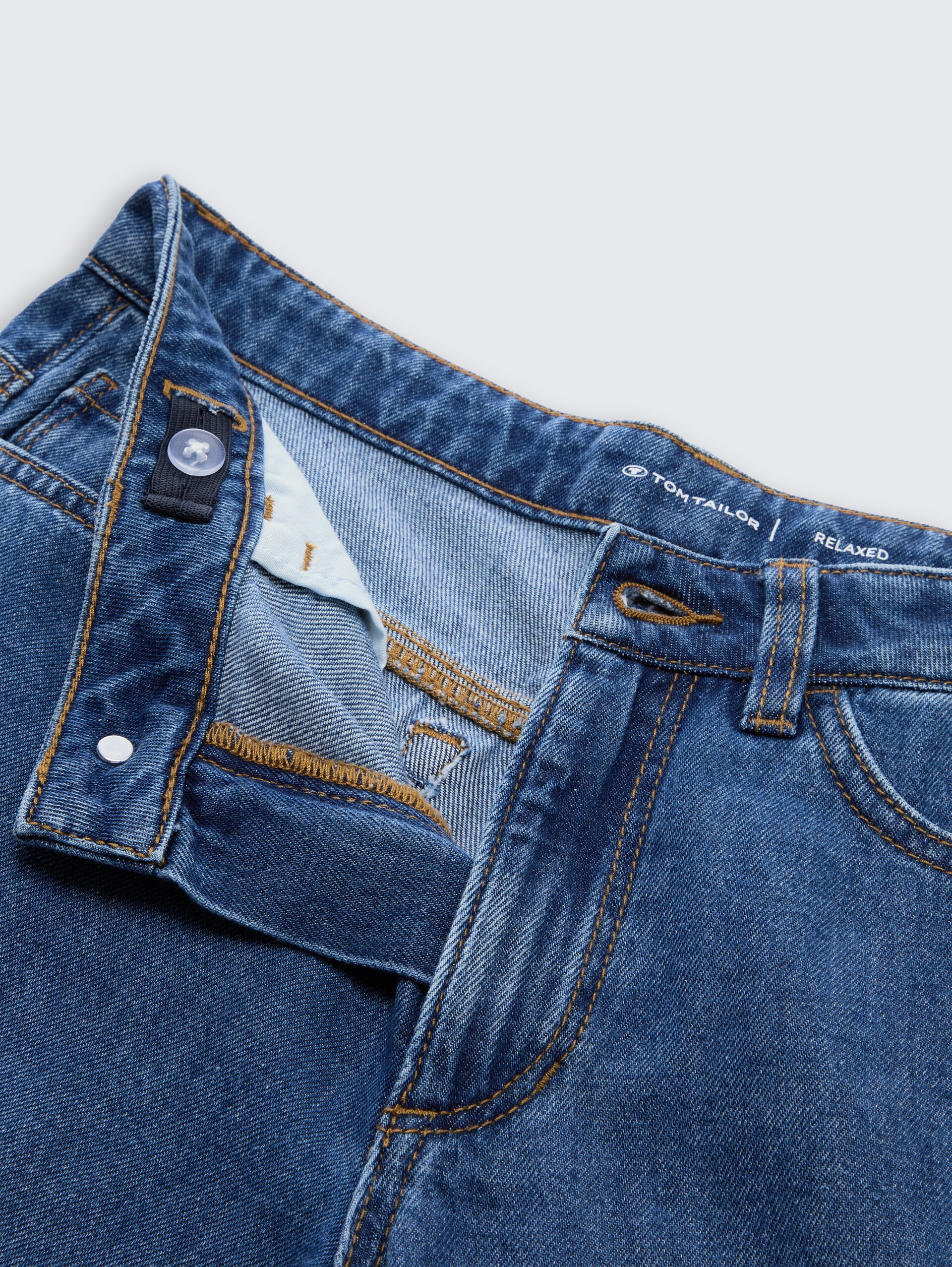 Jeans met relaxte pasvorm - Used Mid Stone Blue Denim - Detailaanzicht model