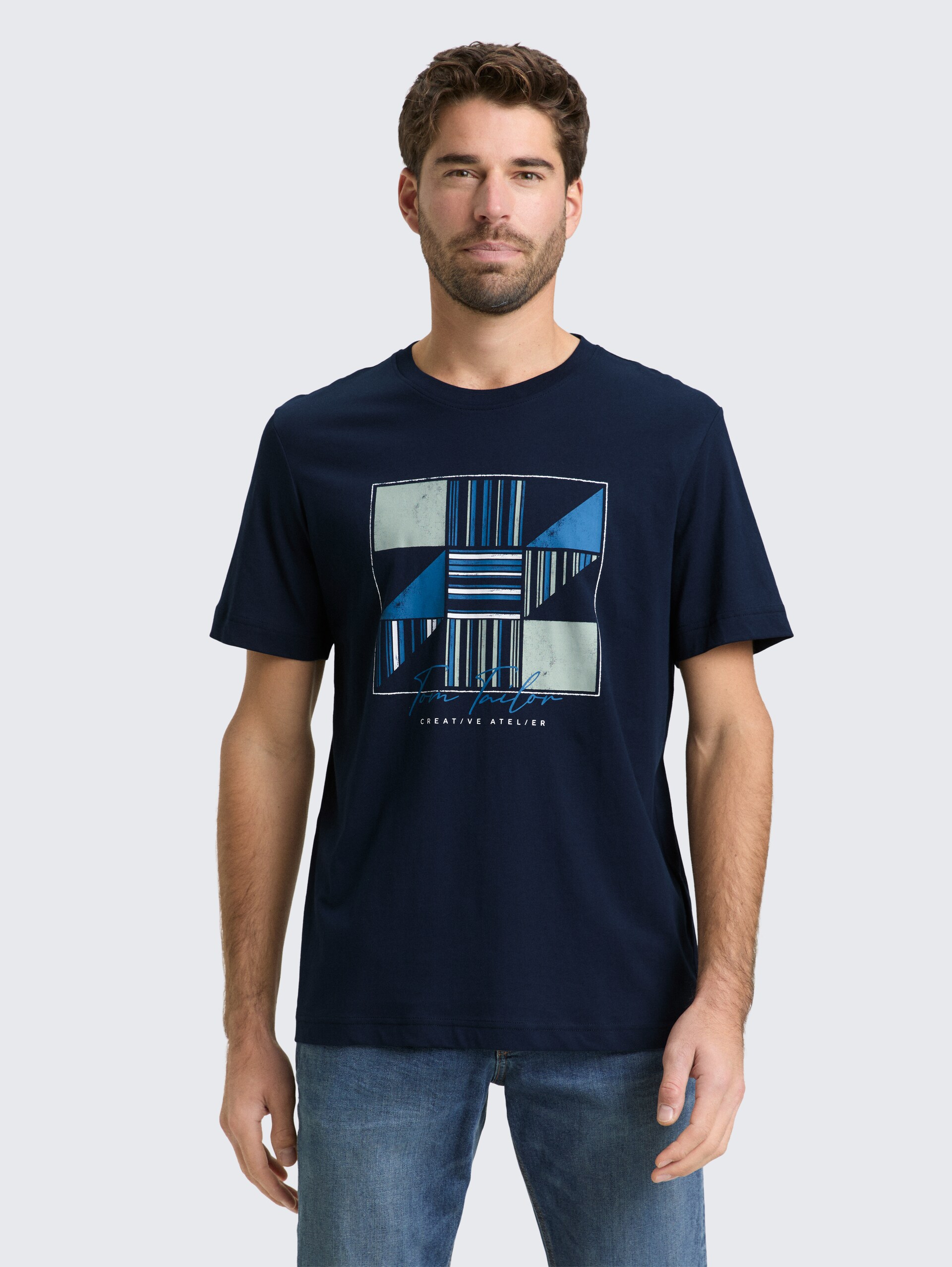 T-Shirt mit Print - sky captain blue - Ausschnitt Model-Vorderansicht