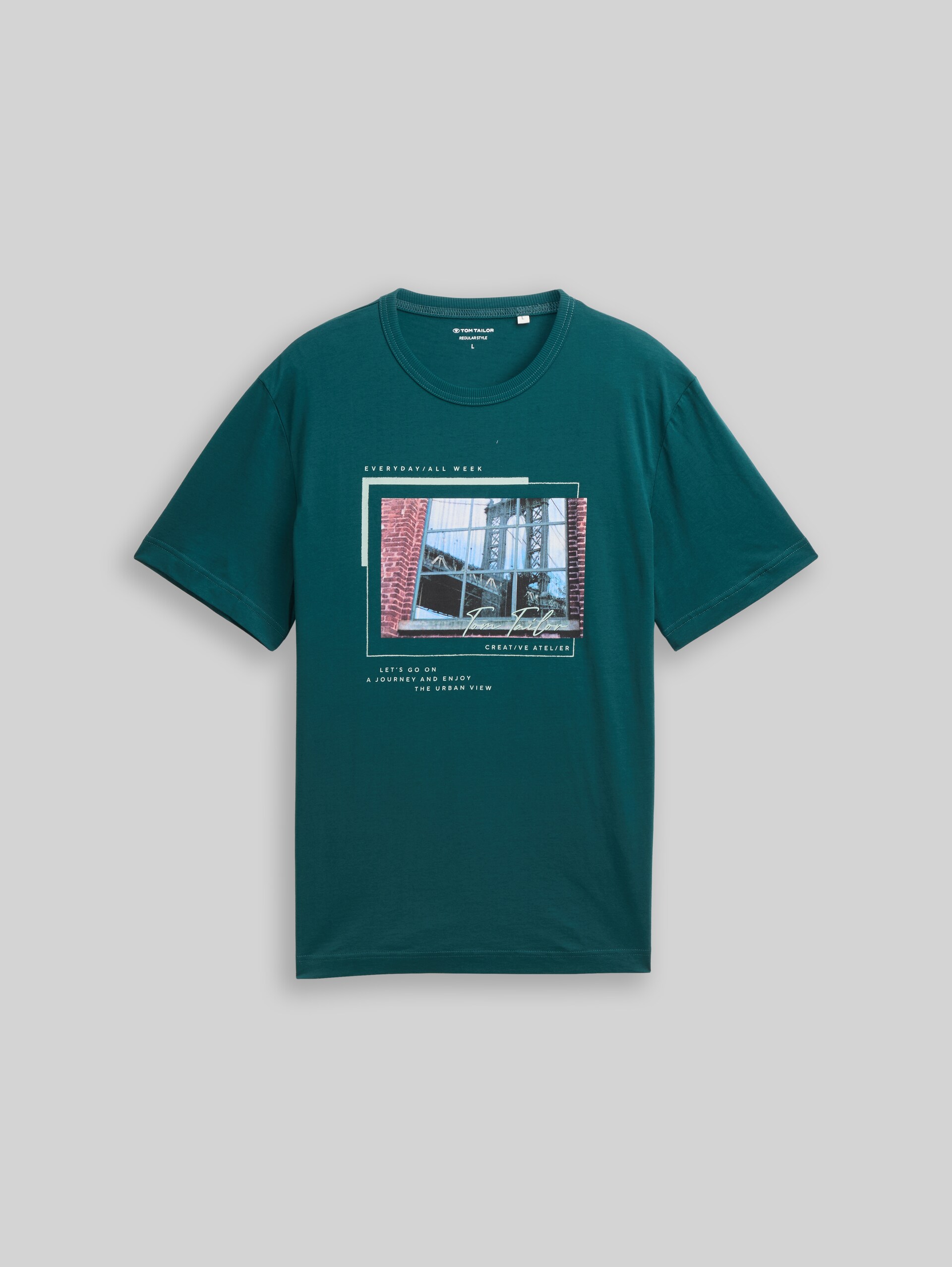 T-Shirt mit Fotoprint - Deep Meadow Green - Vorder-Produkt-Ansicht