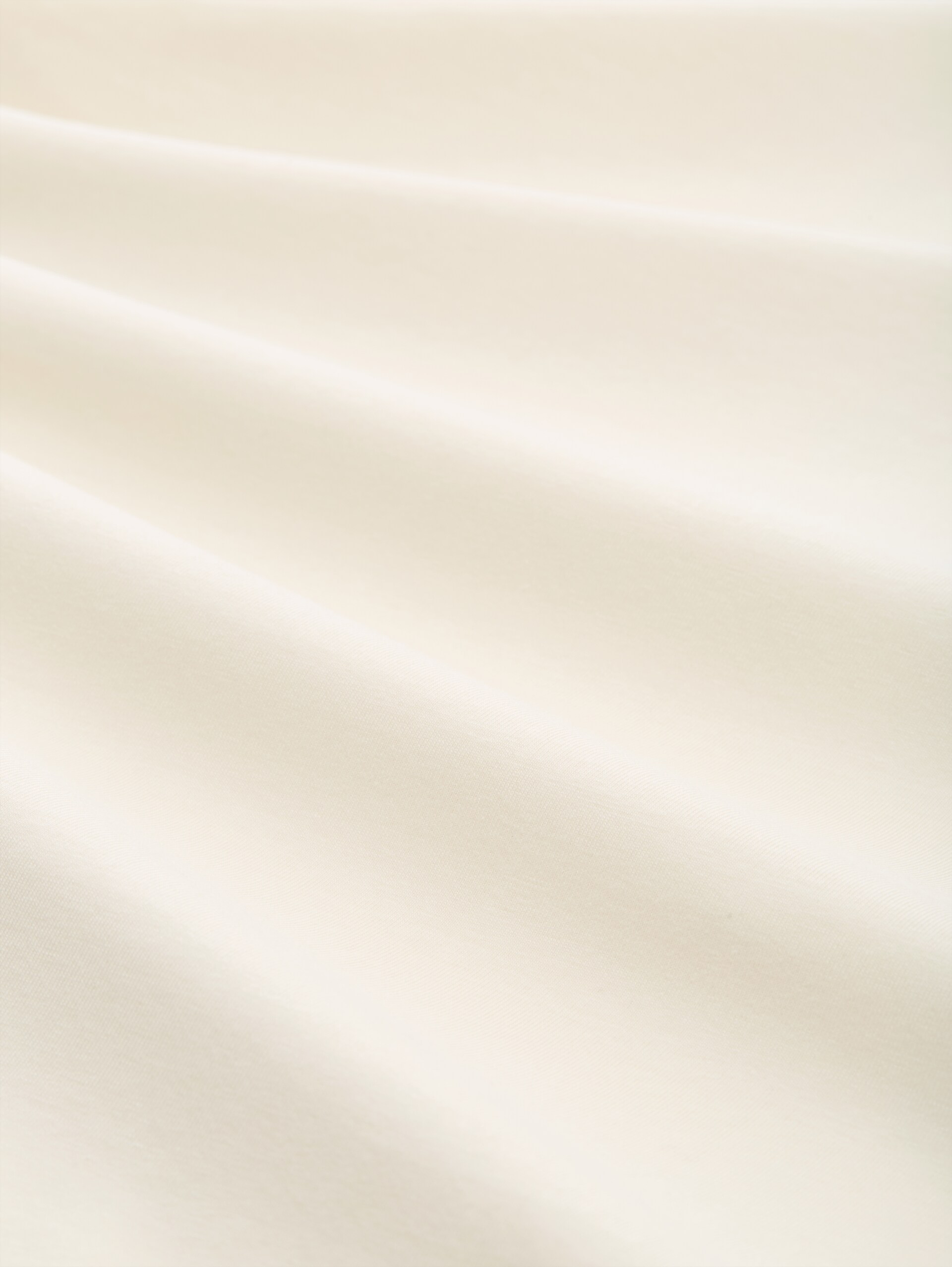 Basic Fitted T-Shirt - Gardenia White - Material-Ansicht