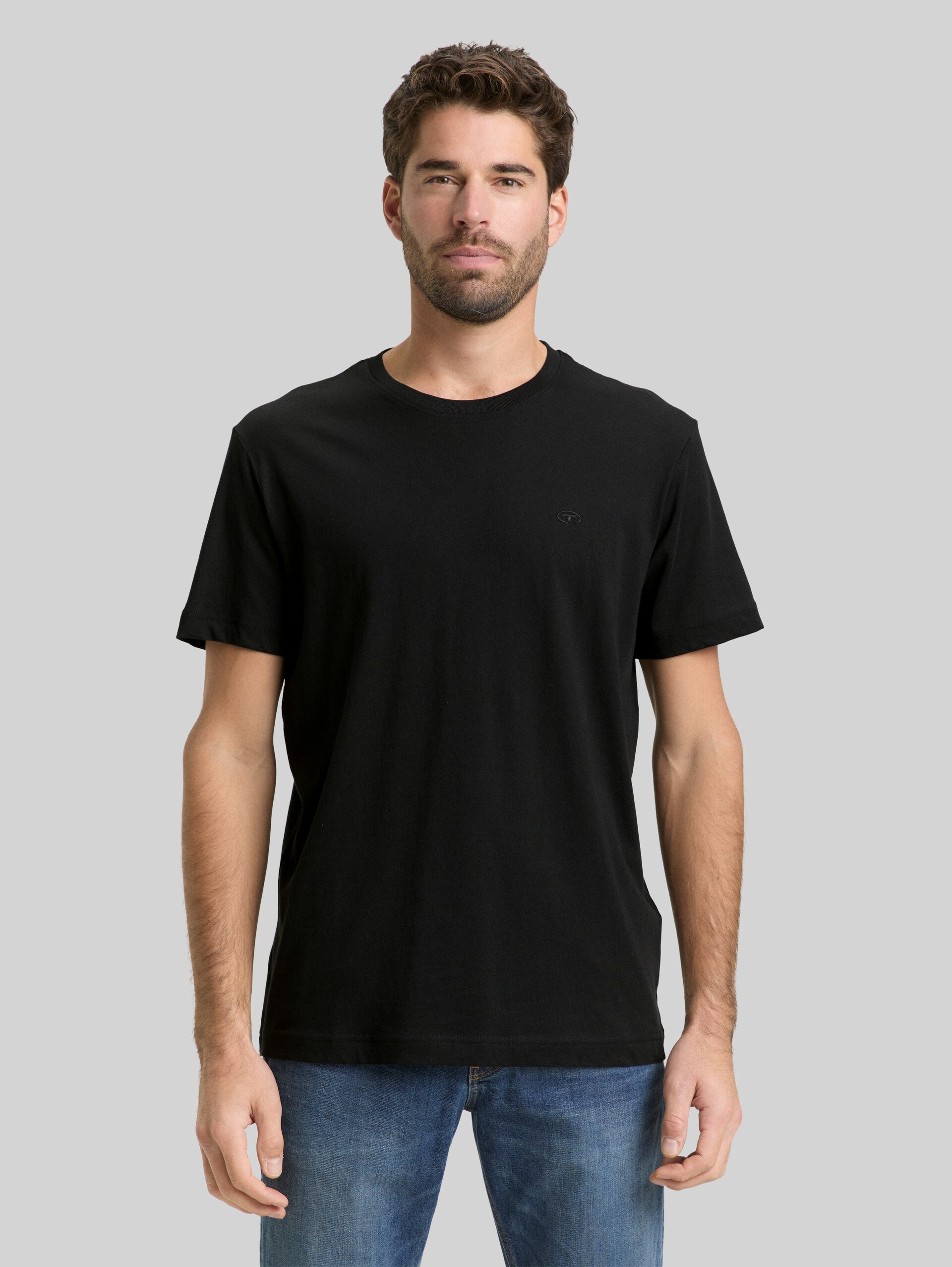 T-shirt with embroidered logo - Black - Neckline model front view