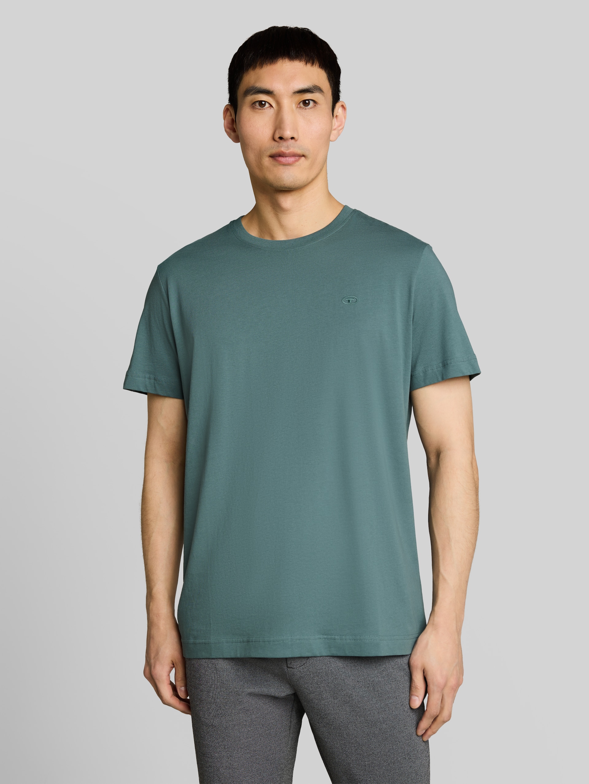 T-shirt avec logo brodé - deep bluish green - Découpe Vue de face du modèle