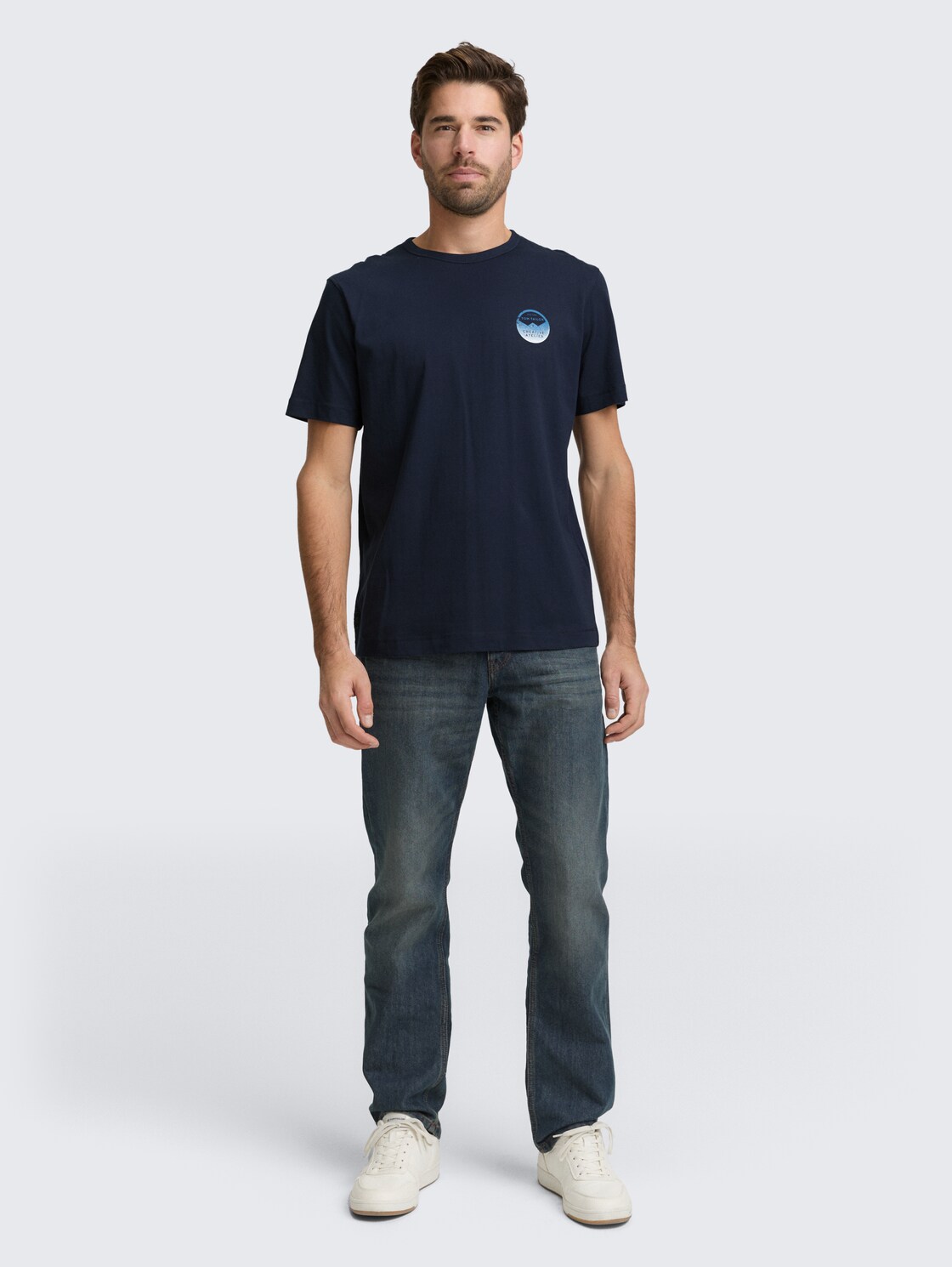 T-Shirt mit Print - sky captain blue - Model-Vorderansicht