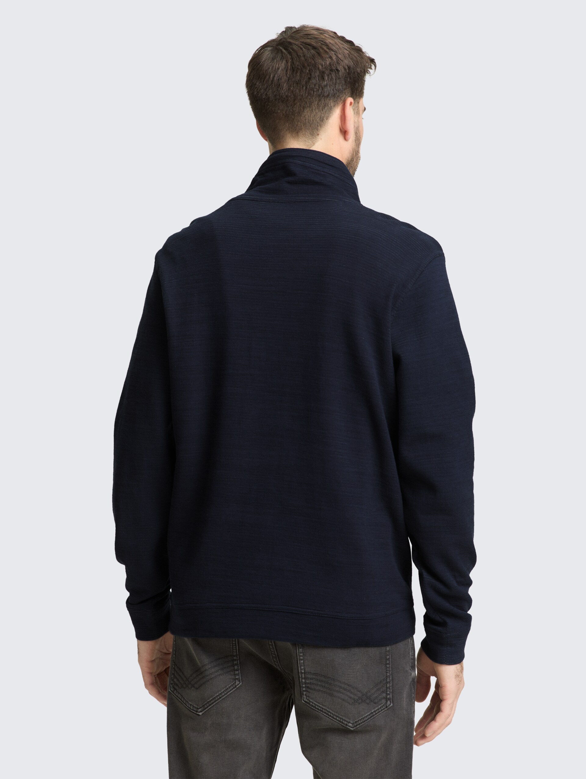 Snood Langarmshirt mit Logo-Badge - sky captain blue - Auschnitt Model-Rückansicht