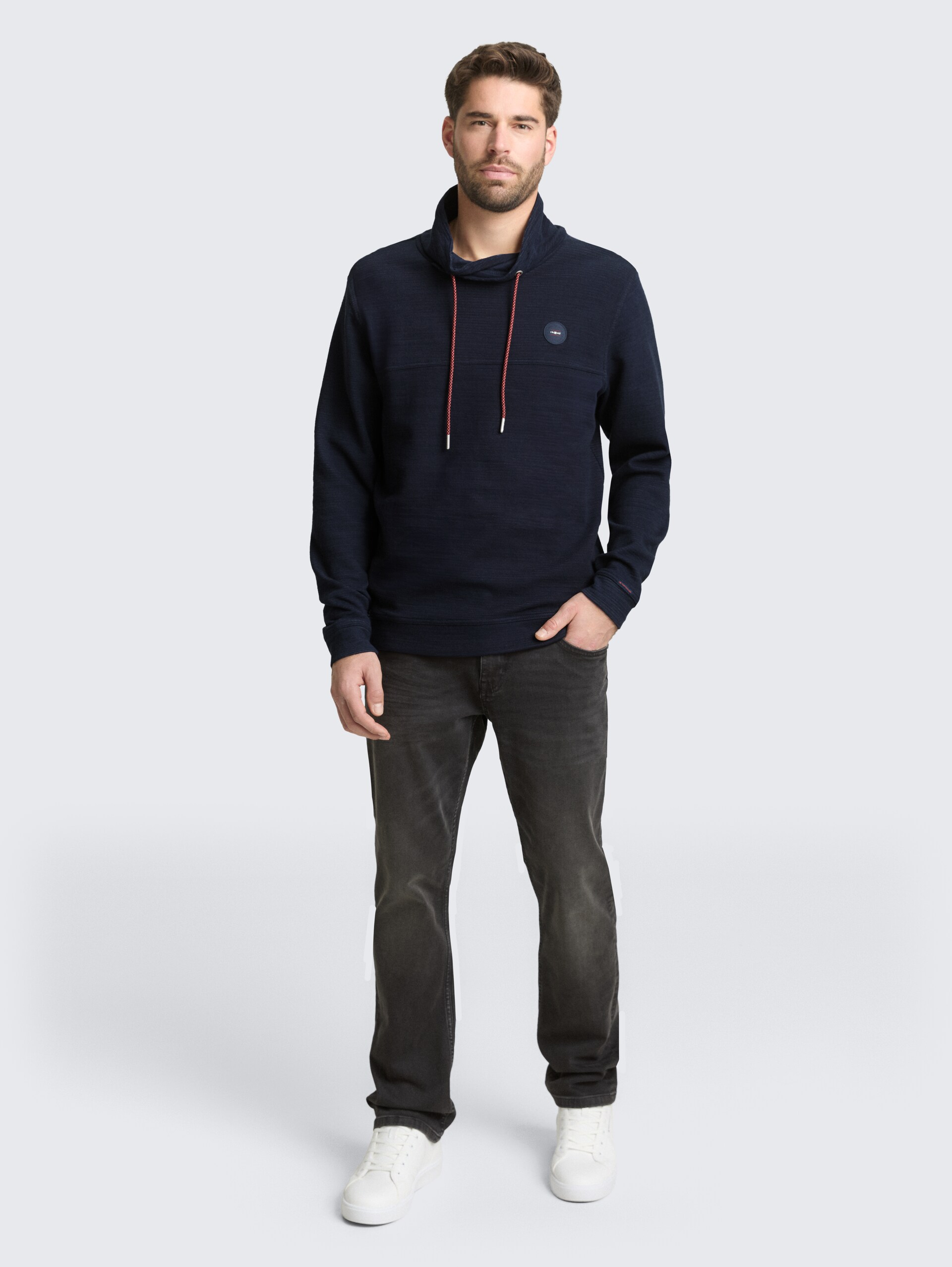 Snood Langarmshirt mit Logo-Badge - sky captain blue - Model-Vorderansicht