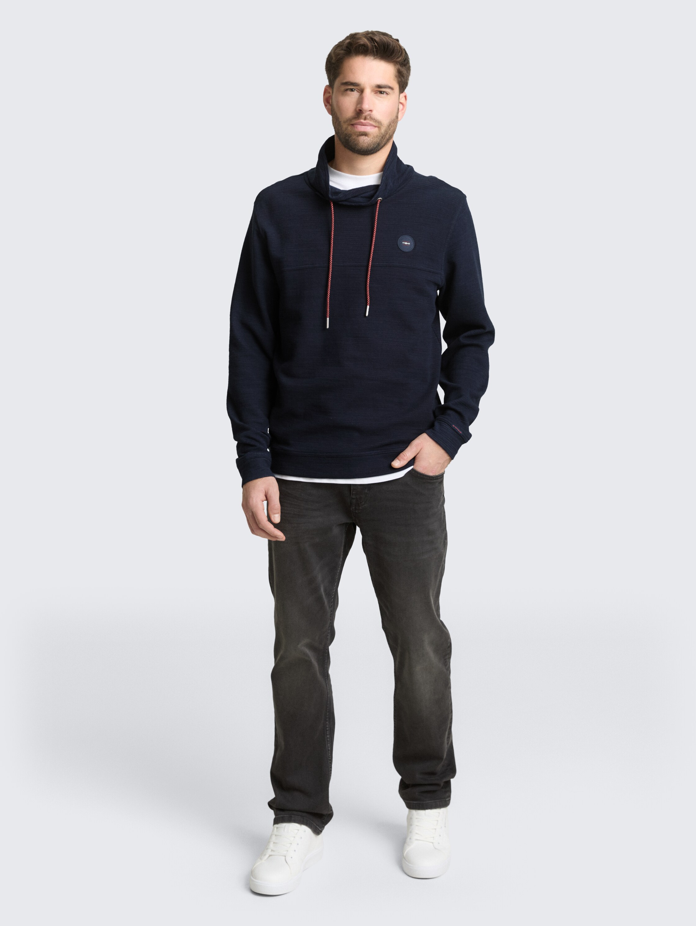 Snood Langarmshirt mit Logo-Badge - sky captain blue - Model-Vorderansicht