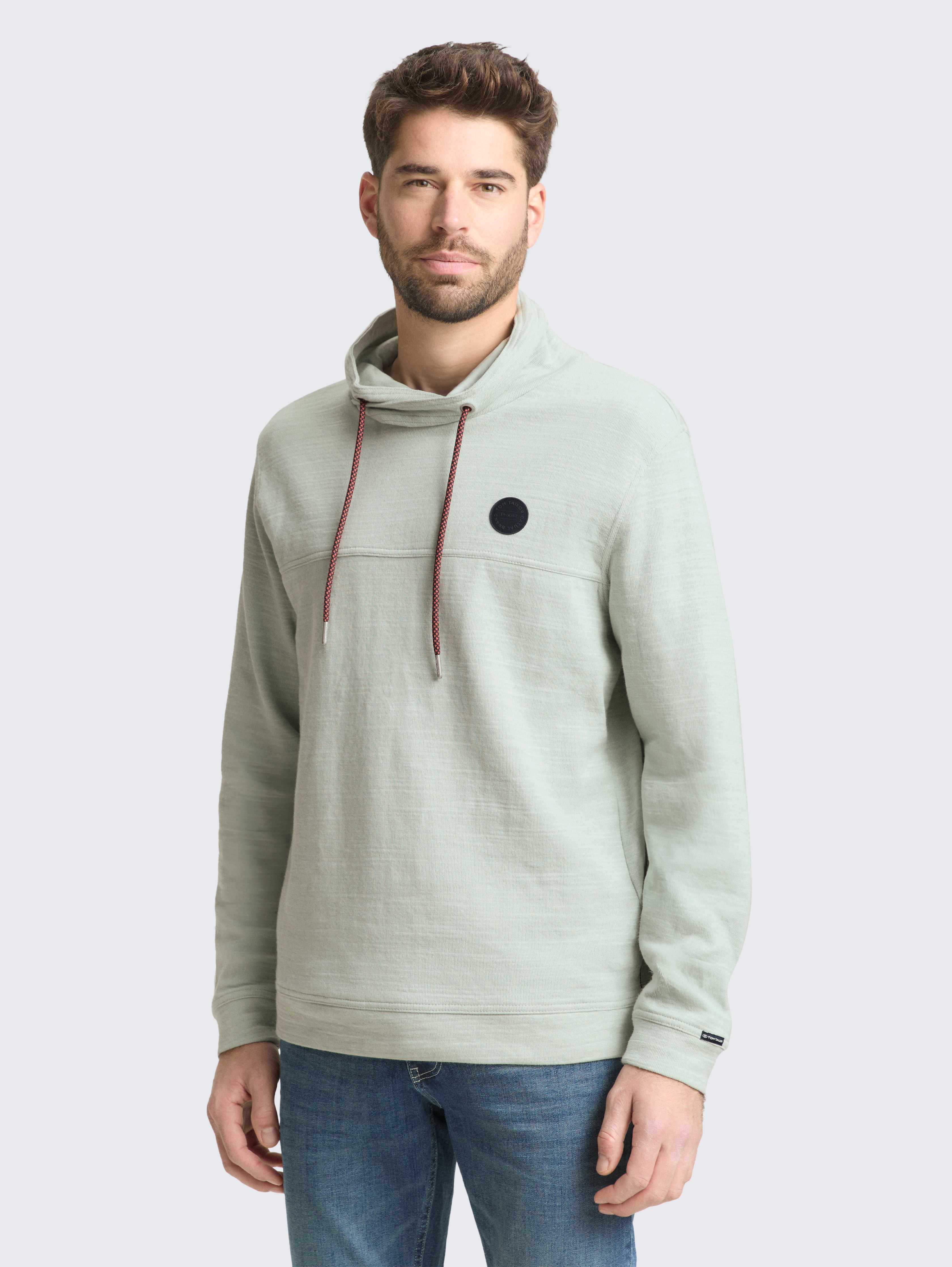 Snood Langarmshirt mit Logo-Badge von Men, soft greyish green