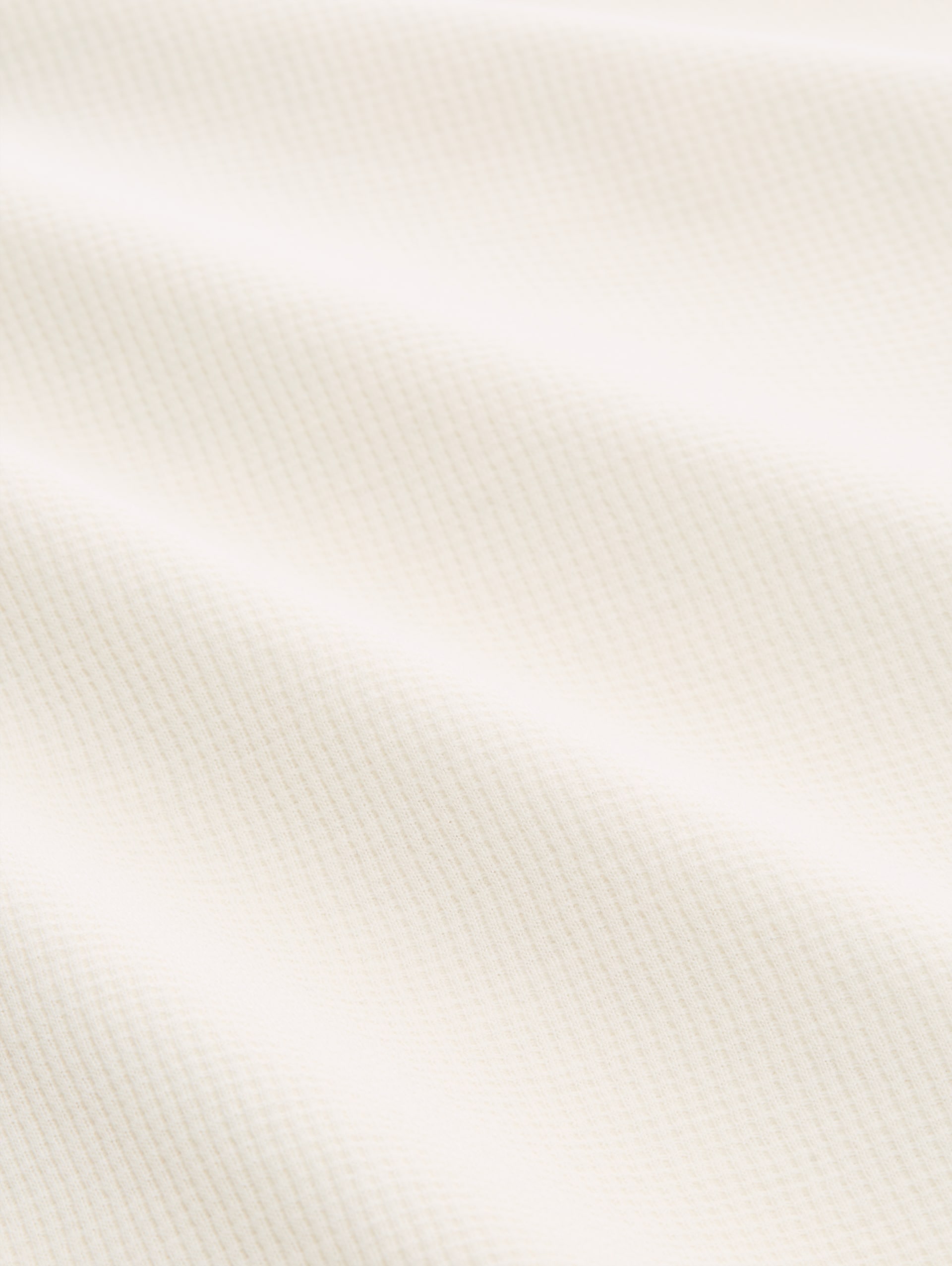 T-Shirt mit Waffelstruktur - Gardenia White - Material-Ansicht