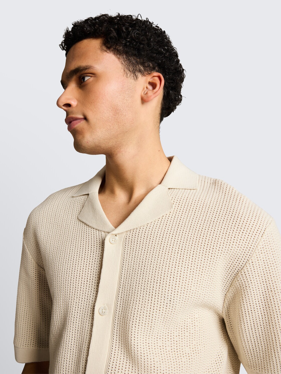 Strickjacke mit Kragen - greyish white - Detail-Model-Ansicht