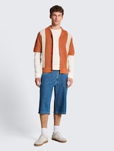 Gebreid overhemd met kraag - orange white colorblock - Model vooraanzicht