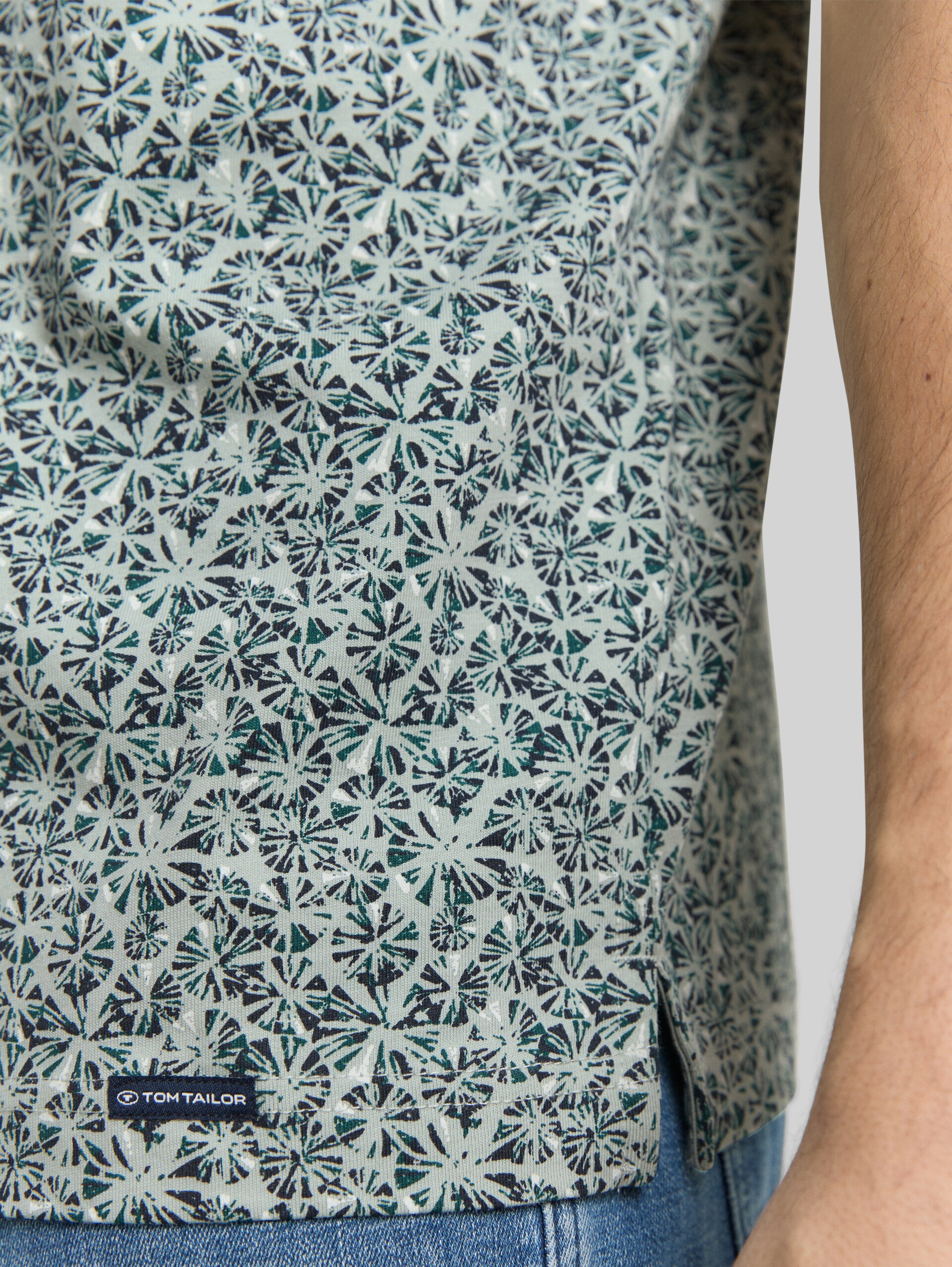 Fitted Poloshirt mit Allover-Print - mint round design