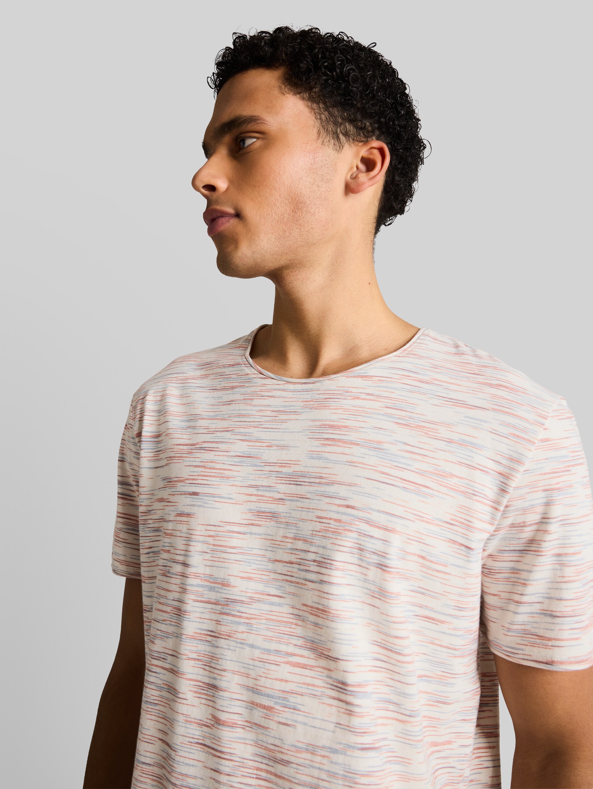 T-shirt in melange look - white orange blue multi inject - Detail model view