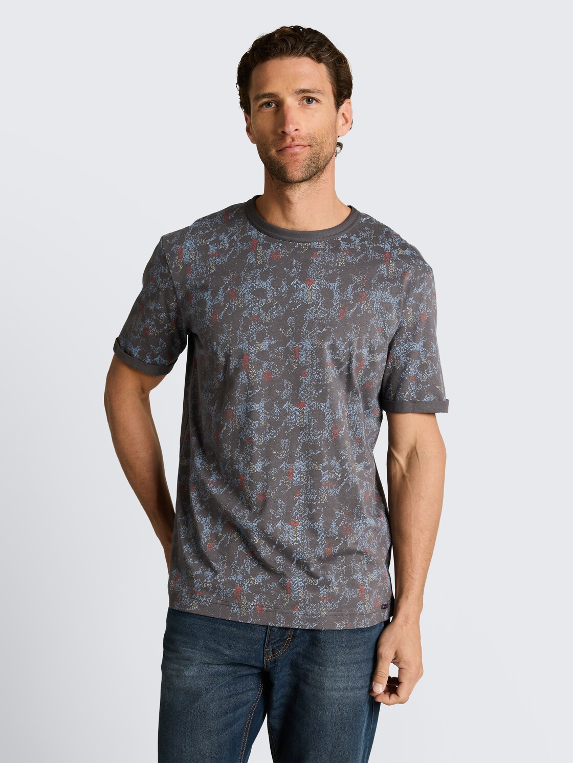T-Shirt mit Muster - grey structure design - Ausschnitt Model-Vorderansicht