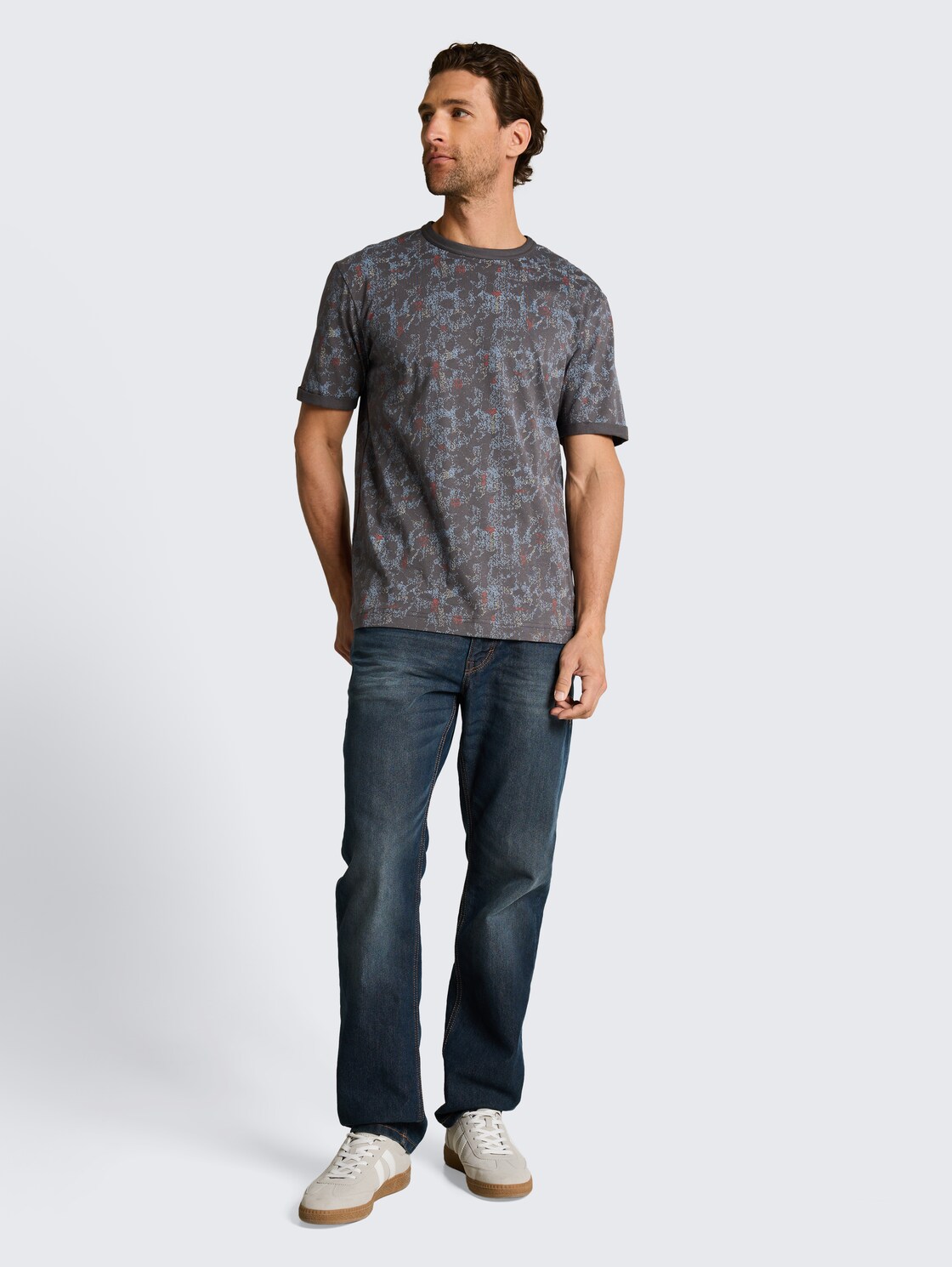 T-Shirt mit Muster - grey structure design - Model-Vorderansicht