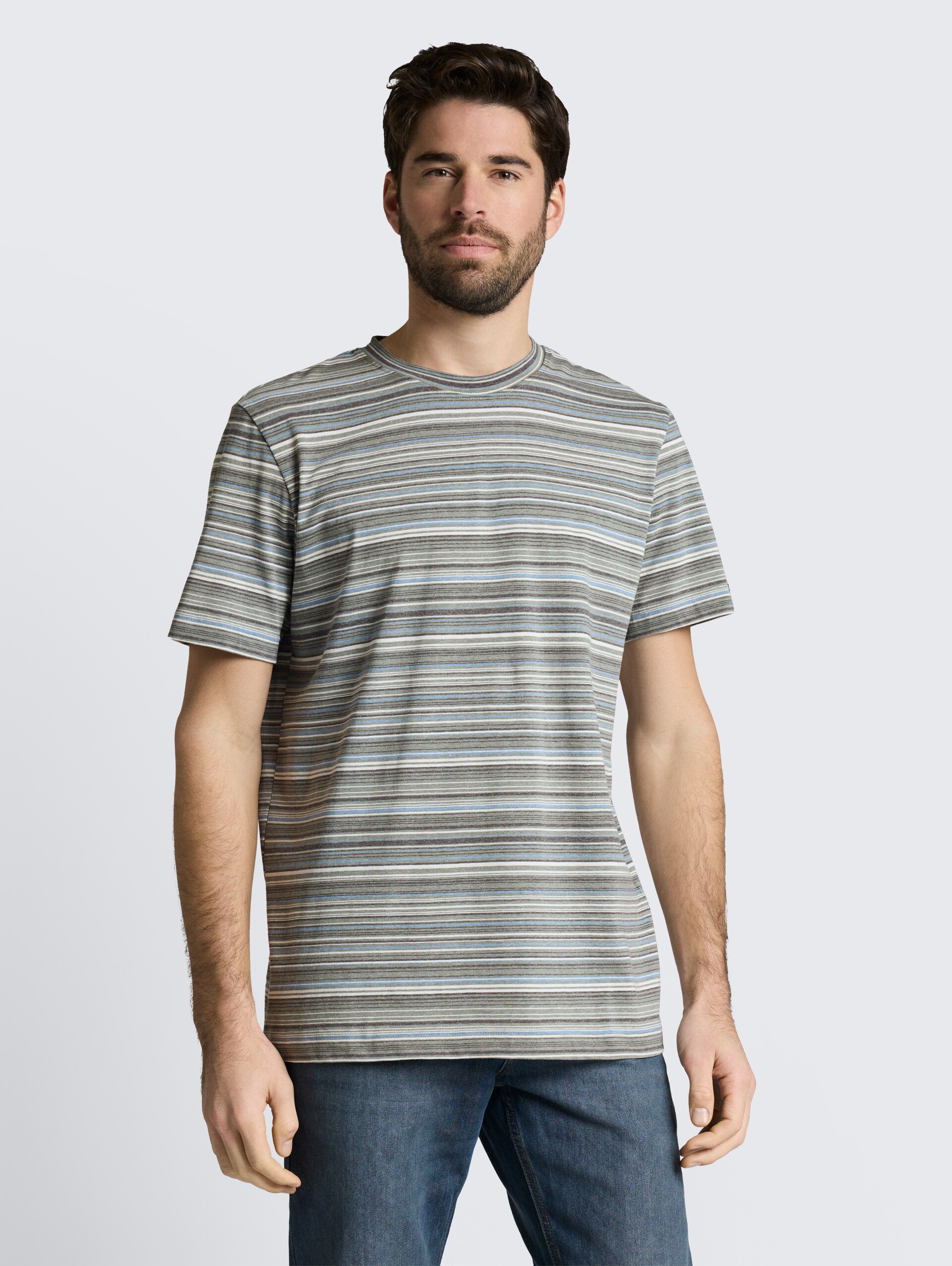 T-Shirt mit Streifenmuster - olive orange multicolor stripe - Ausschnitt Model-Vorderansicht