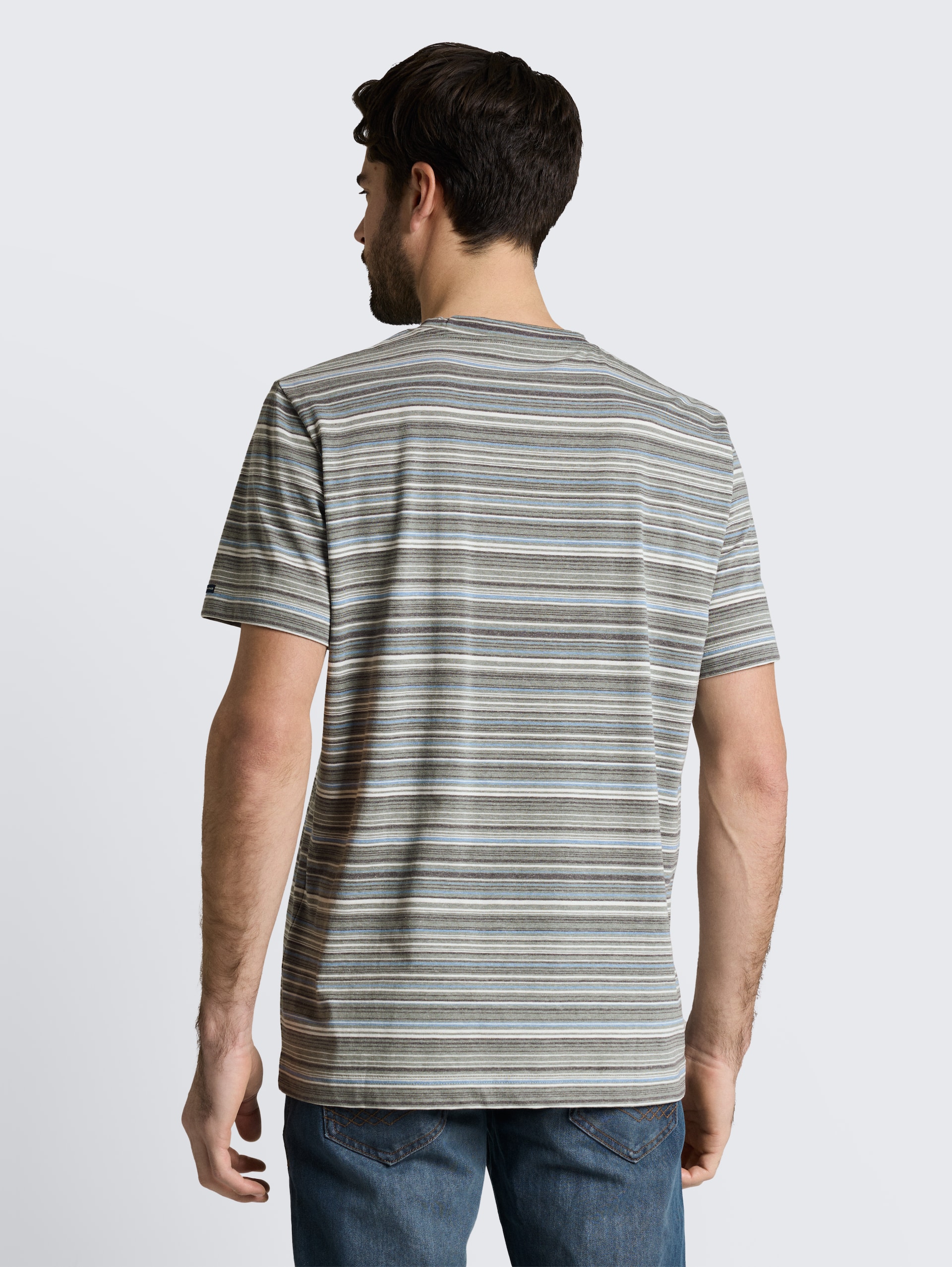 T-Shirt mit Streifenmuster - olive orange multicolor stripe - Auschnitt Model-Rückansicht