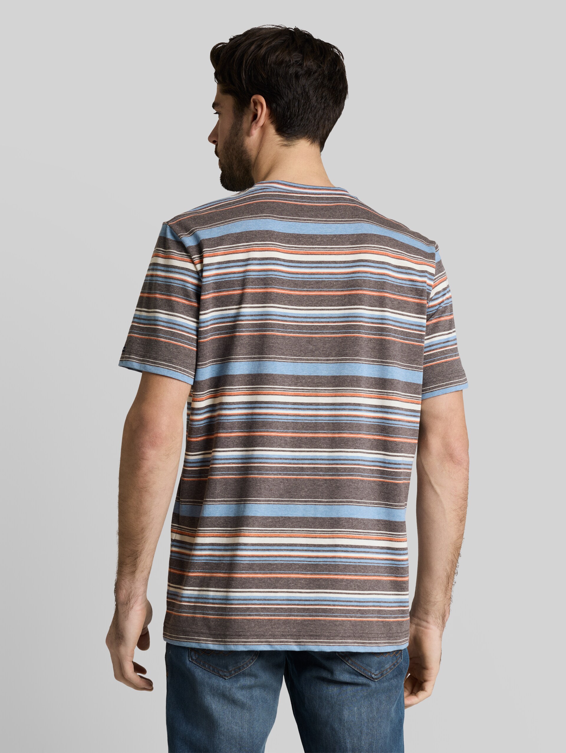 T-shirt with striped pattern - grey blue multicolor stripe - Neckline model-back view