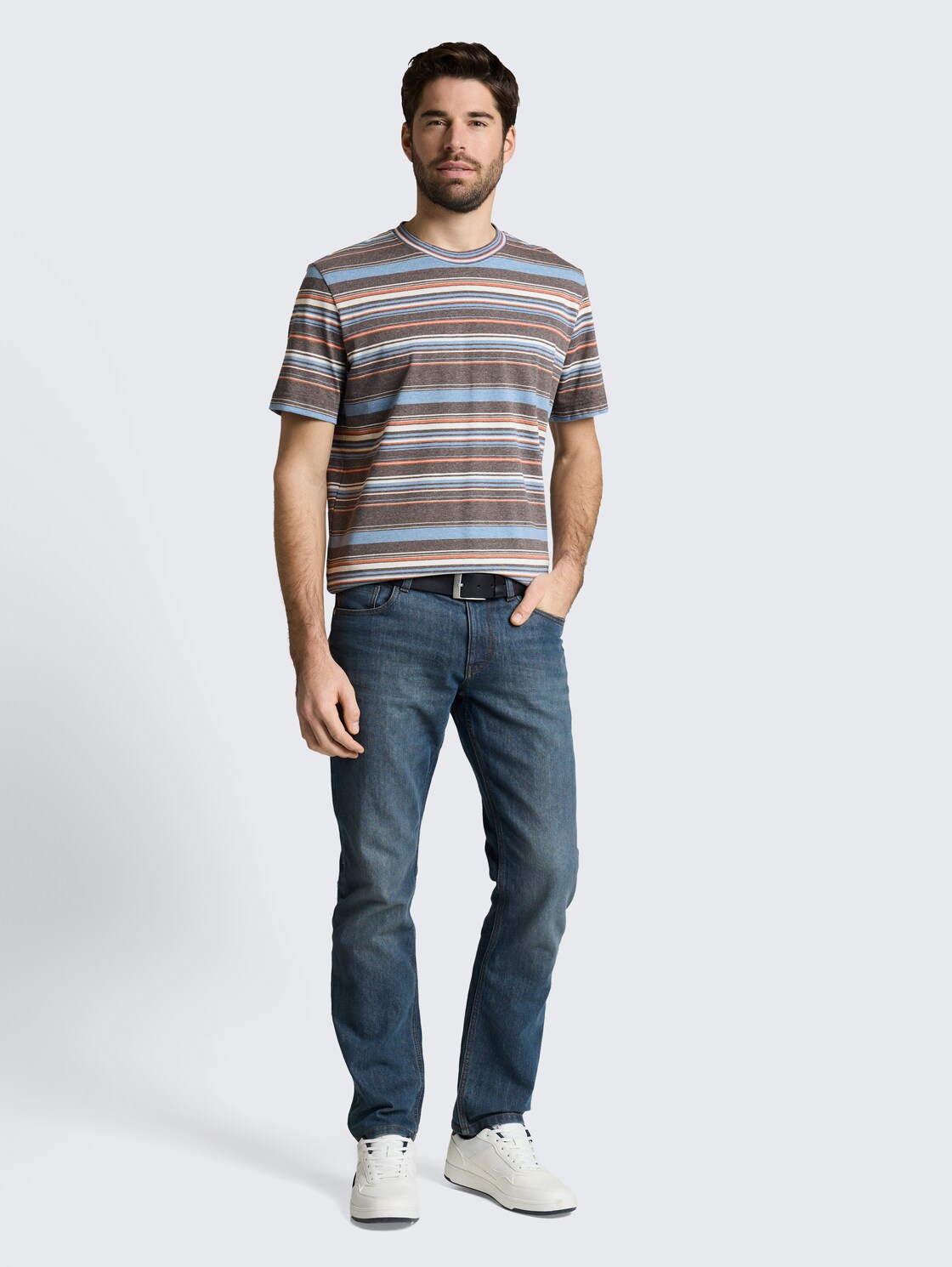 T-Shirt mit Streifenmuster - grey blue multicolor stripe - Model-Vorderansicht