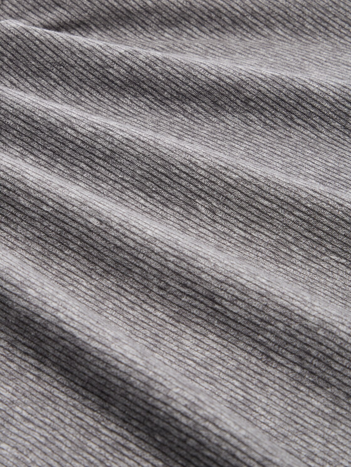 T-Shirt mit feinem Streifenmuster - white tarmac grey fine stripe - Material-Ansicht